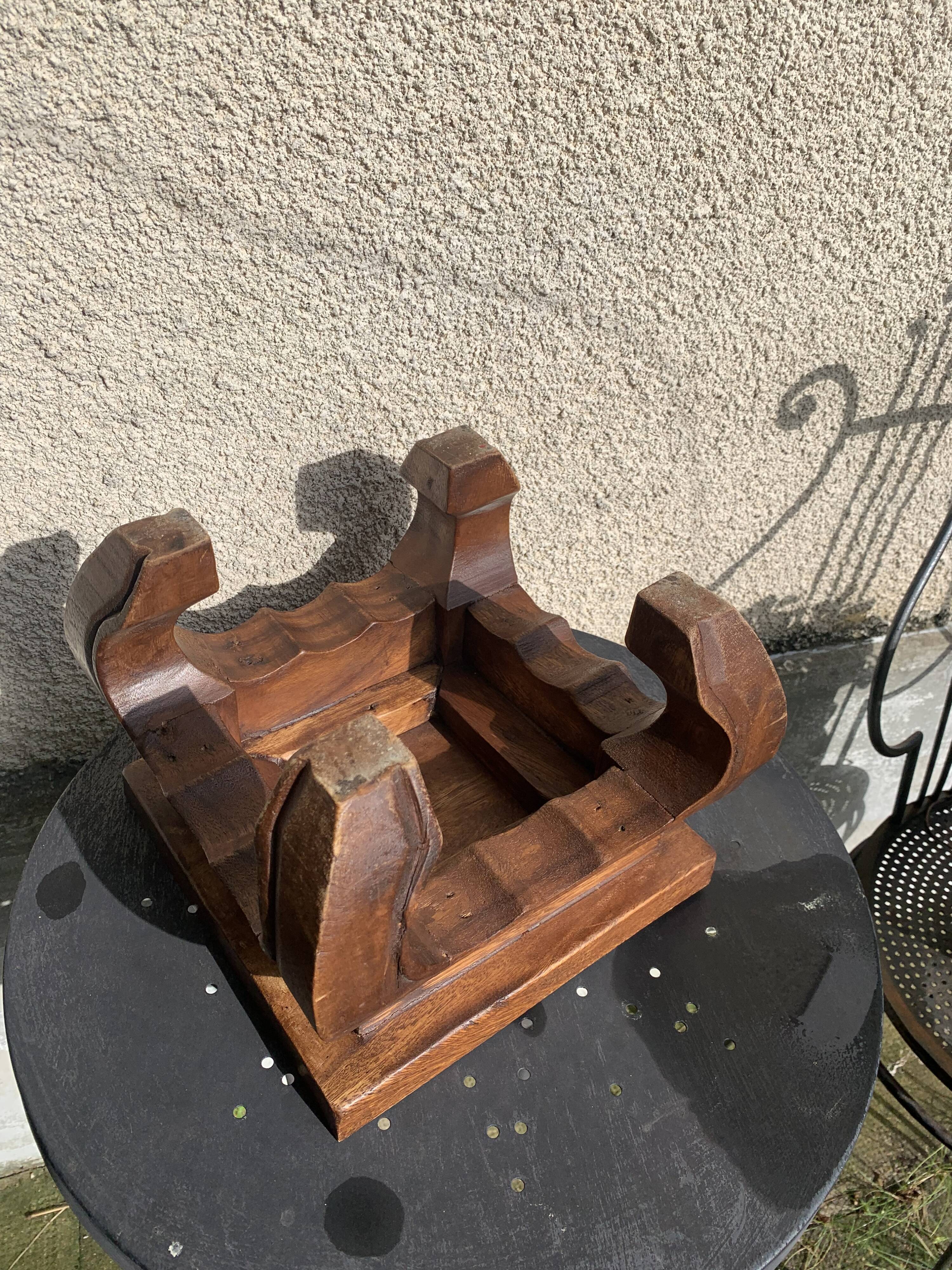 Plant holder, wooden saddle, old base