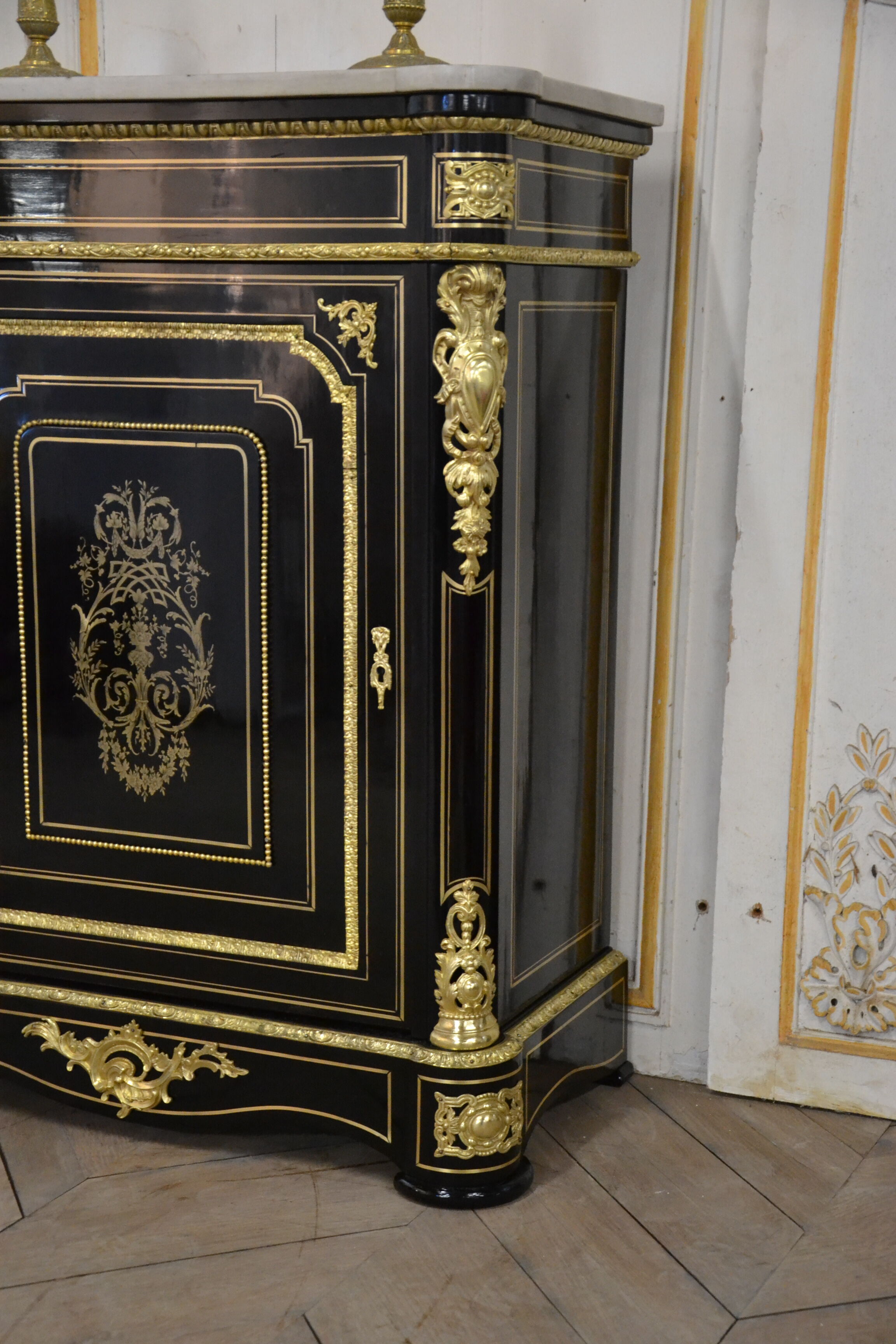 Meuble d’appui Napoléon III en bois noirci