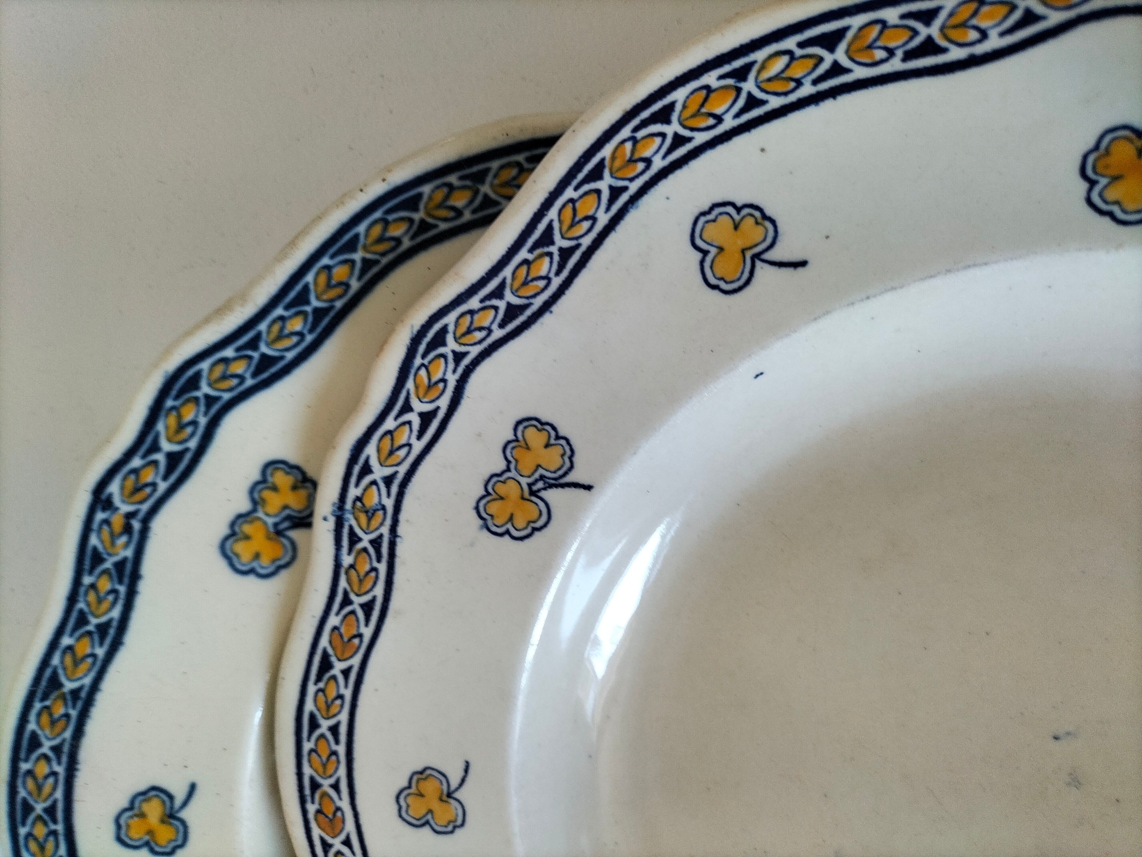 K&G Lunéville "Rouen Clover" plate circa 1880-1900