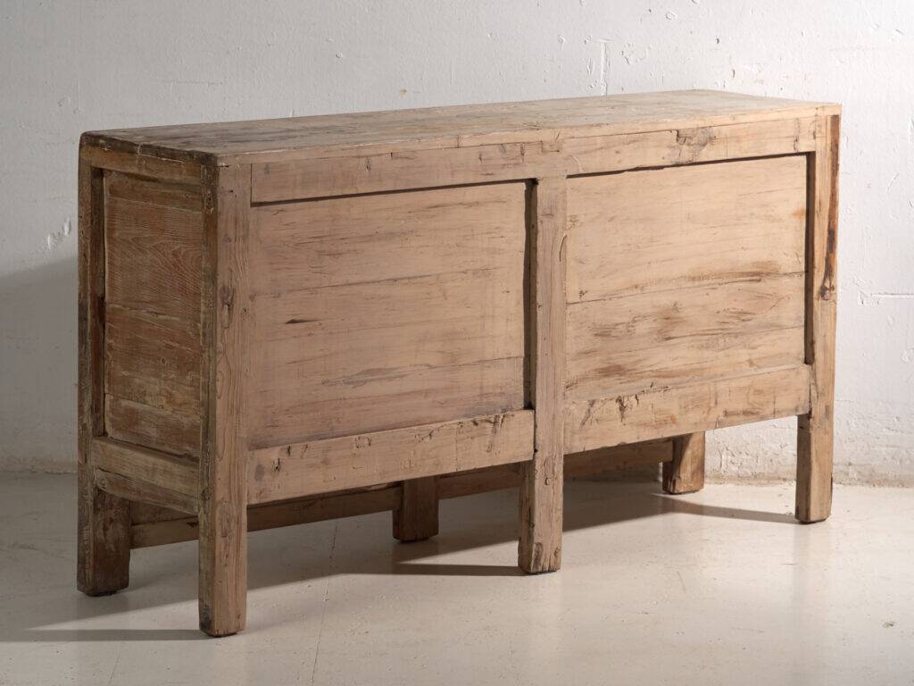 Buffet ancien peint en bois de pin – Chine, vers 1900