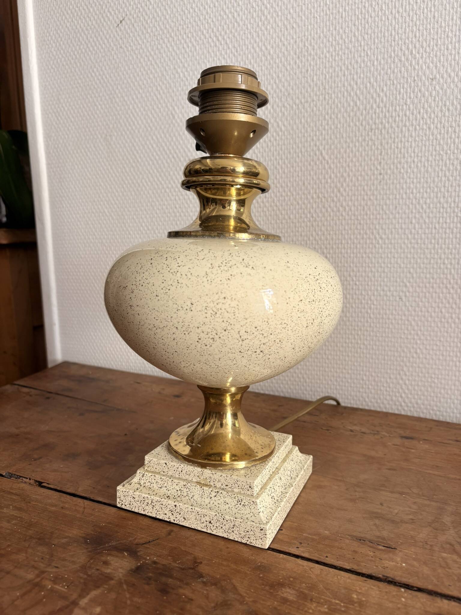 Spotted Vintage Lamp Hollywood Regency Style Chic Ostrich Egg