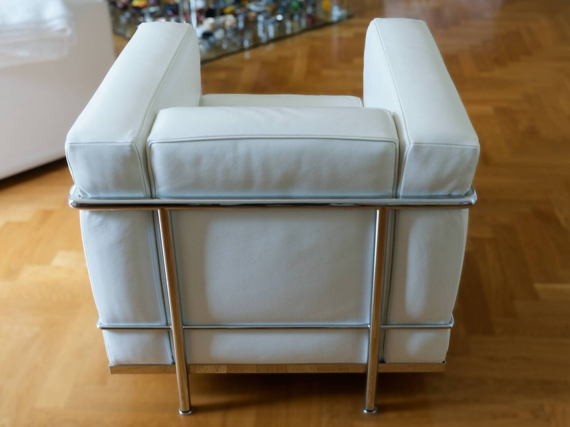 LC2 armchair Le Corbusier white leather reissue Cassina (4 armchairs available).