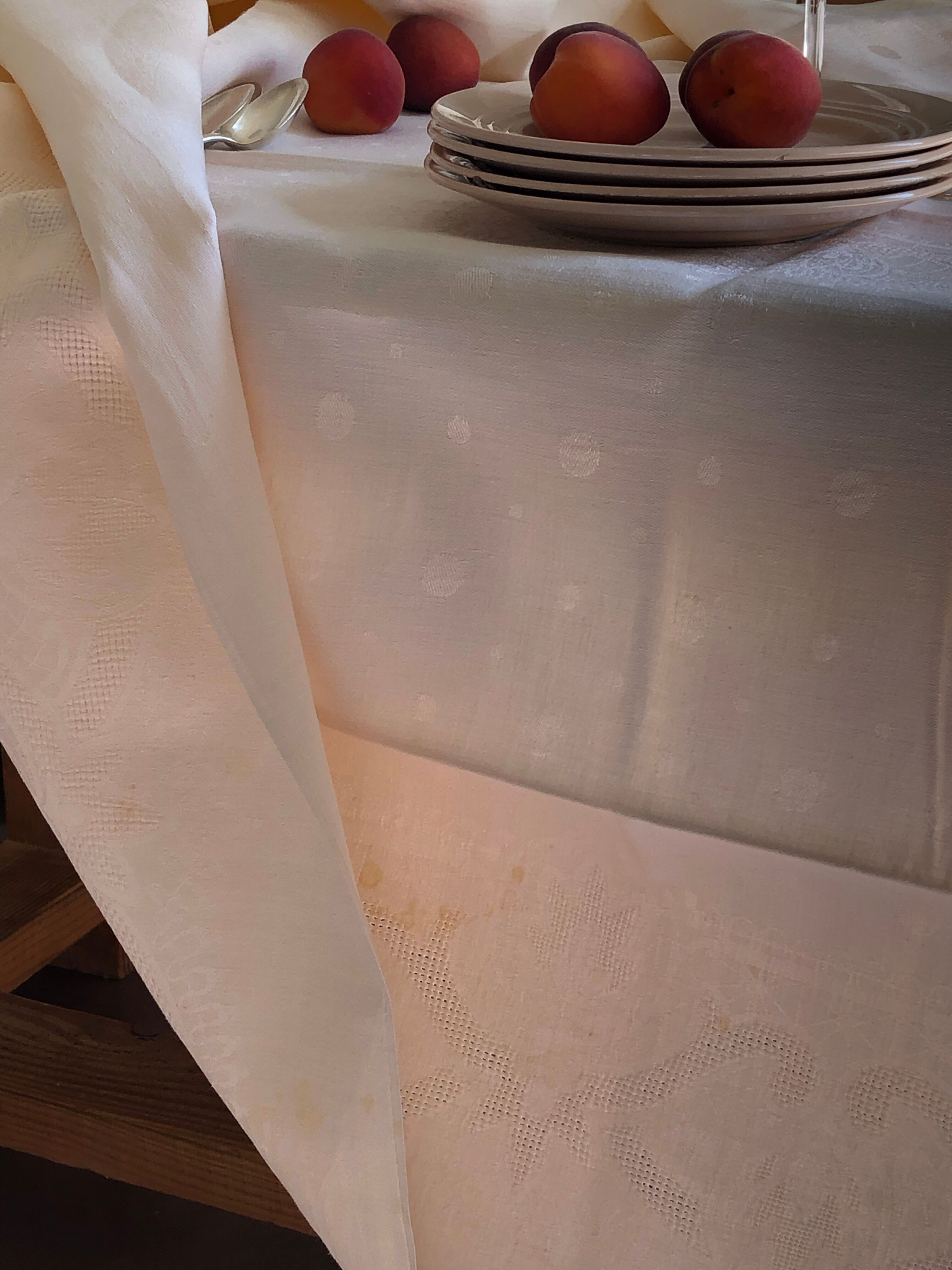 Nappe ancienne en damassée coton teintée en rose thé