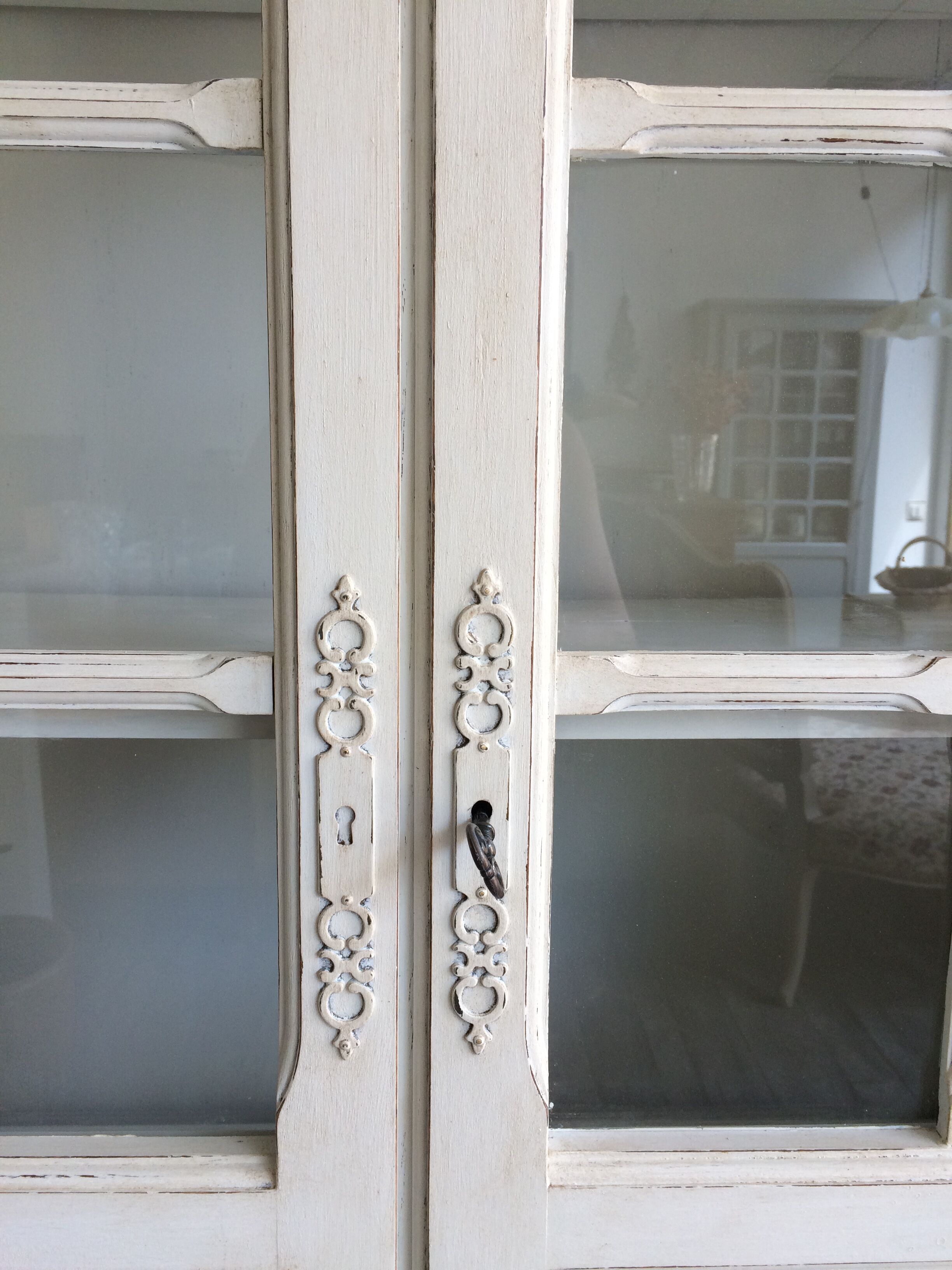 Armoire vitrine shabby chic