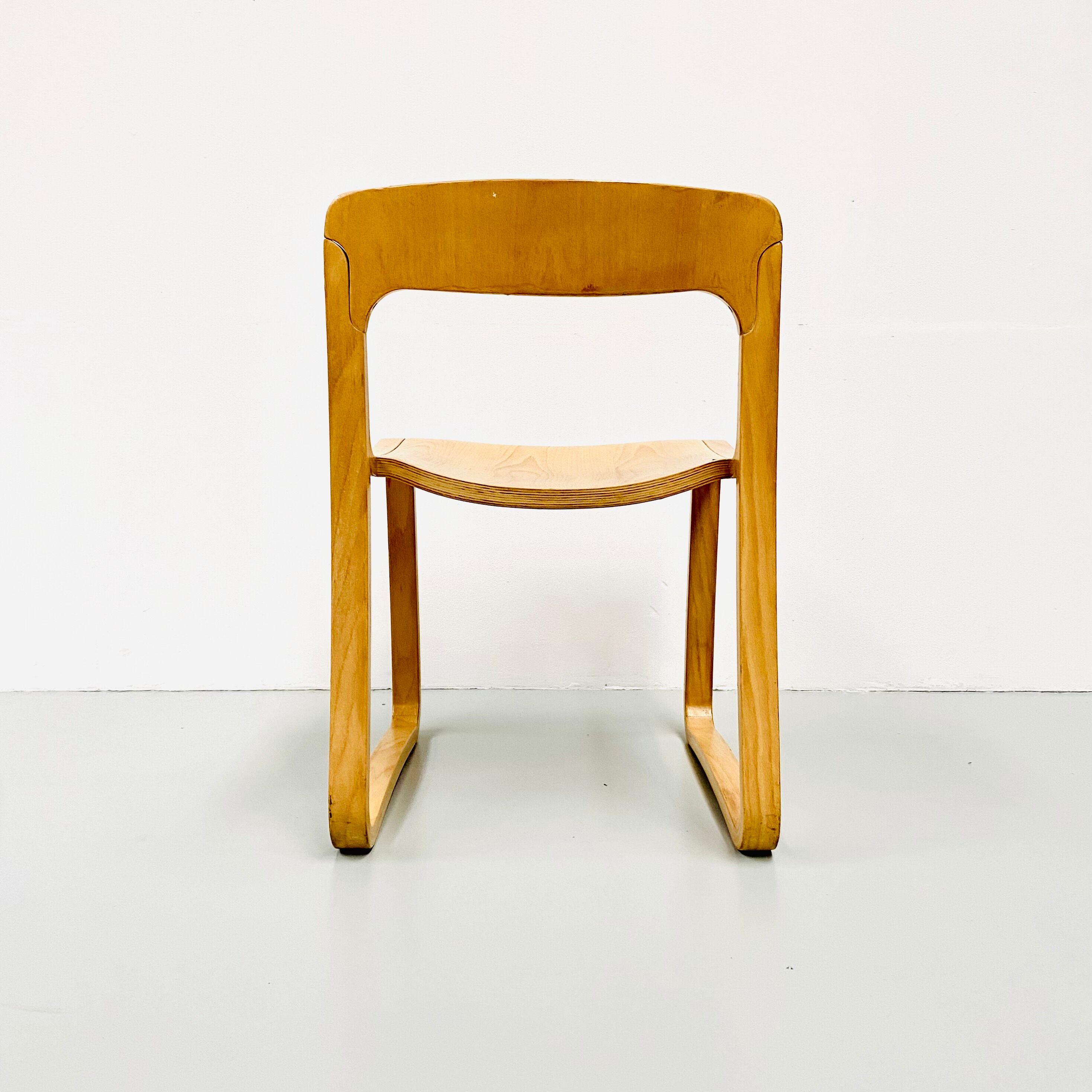 Lot de 4 chaises traîneau italiennes d'époque en hêtre contreplaqué moulé