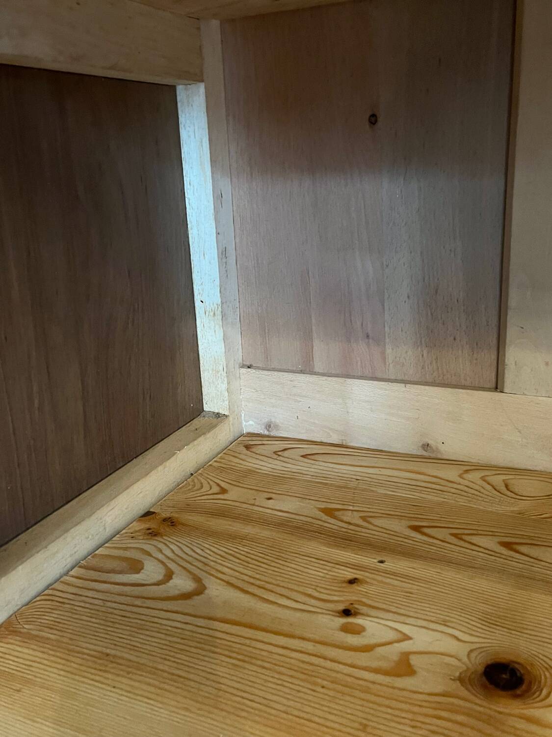 Art Deco 2-door sideboard