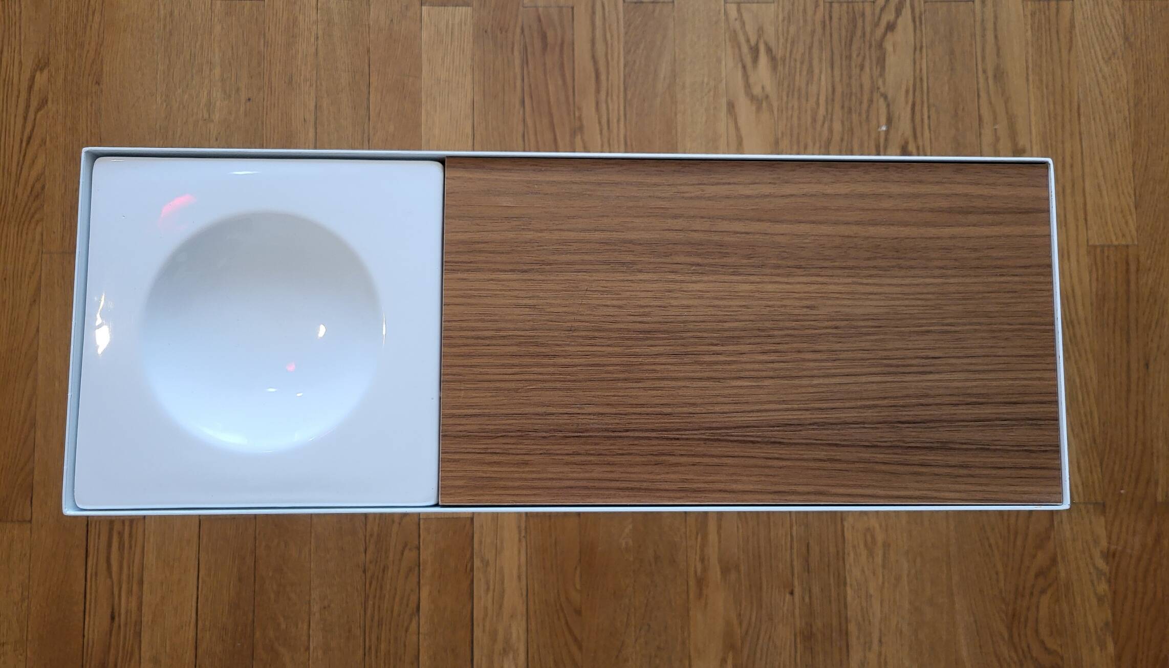 Robin Day side table for Habitat in white lacquered metal and wooden top Design