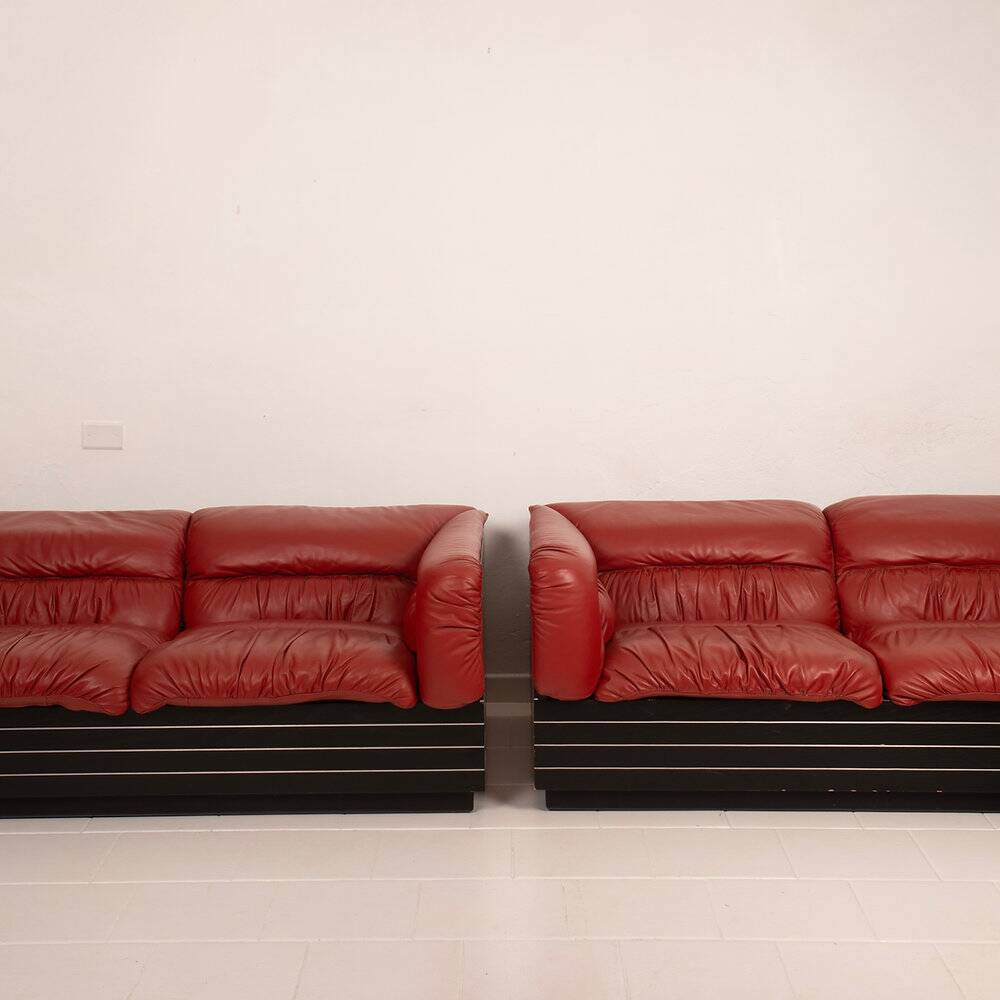 Pair of Strato sofas by Giovanni Offredi for Saporiti, 1970