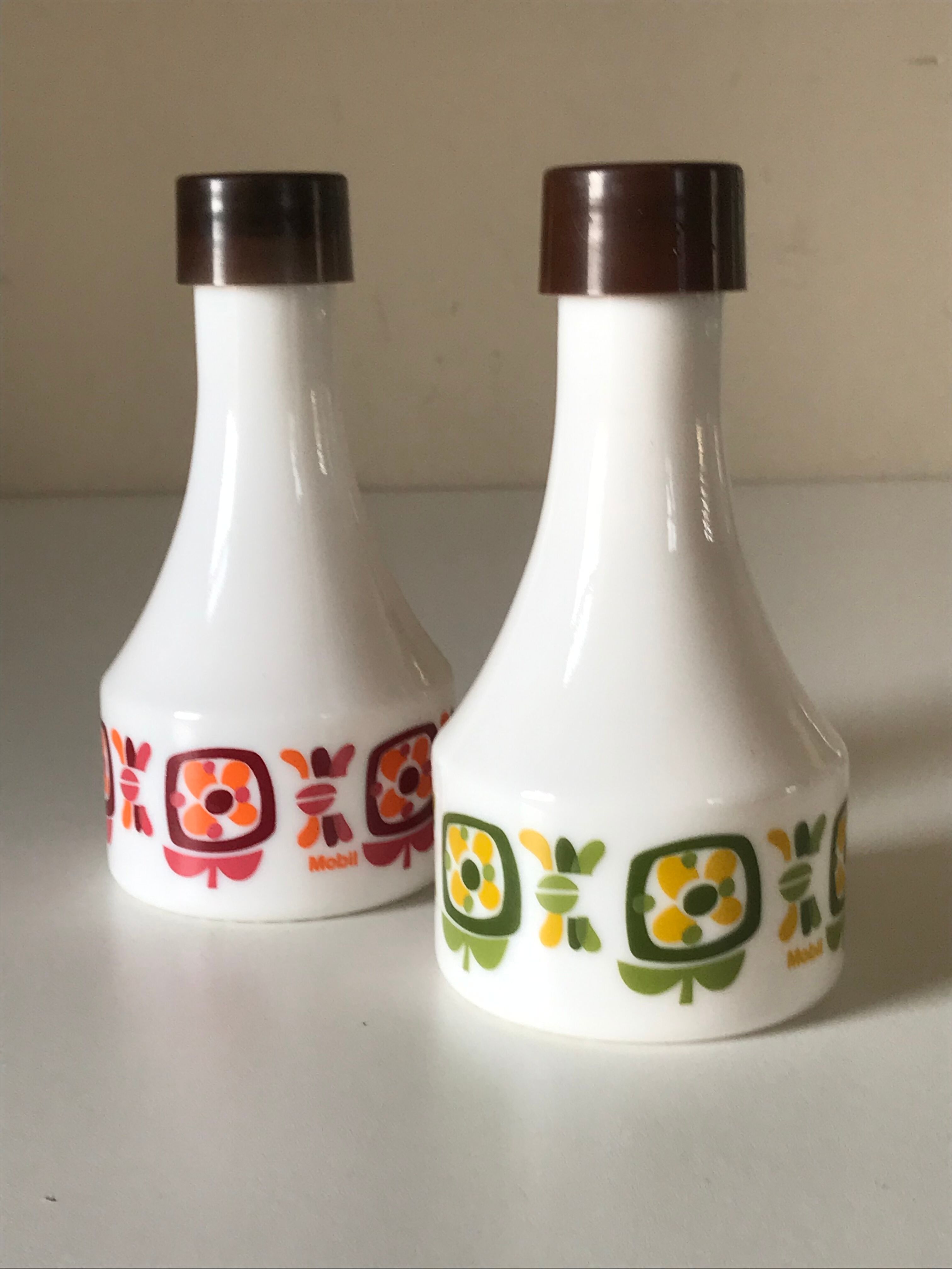 Set oil and vinegar mobil vintage years 70 s