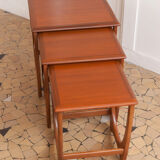 Teak giggling coffee table