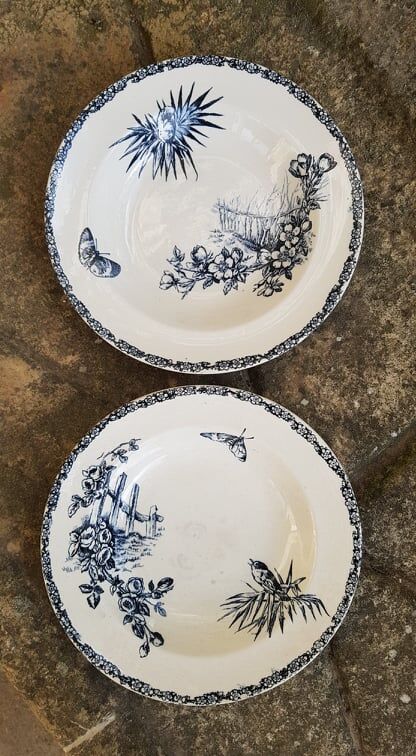 Lot de 2 assiettes E.Bourgeois