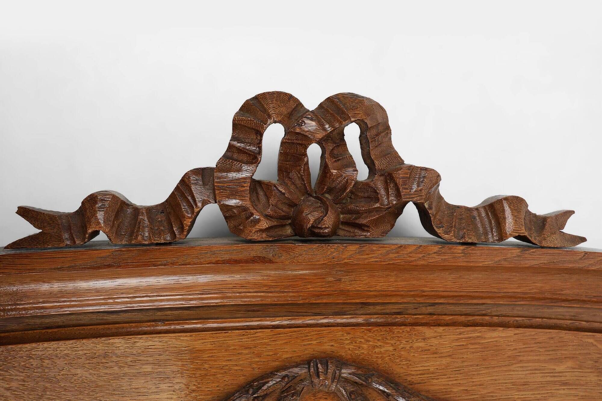 Art Deco Mirror in Oak with Carved Decorations and Facet Cut Mirror, 1930s