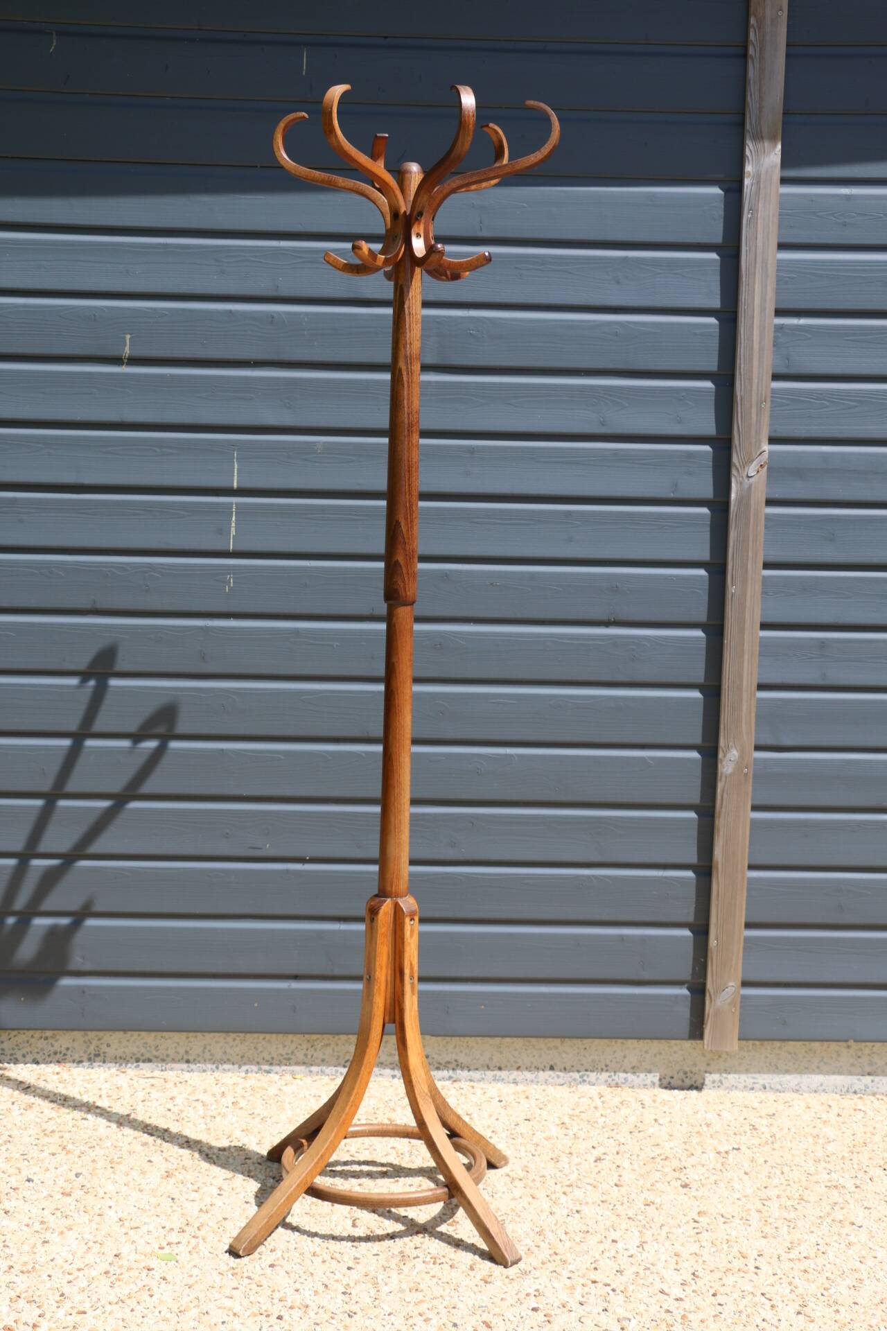 Dark BAUMANN parrot coat rack (A3)