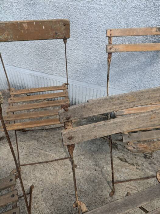 Set of folding garden chairs