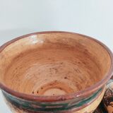Vintage covered pot with boat décor