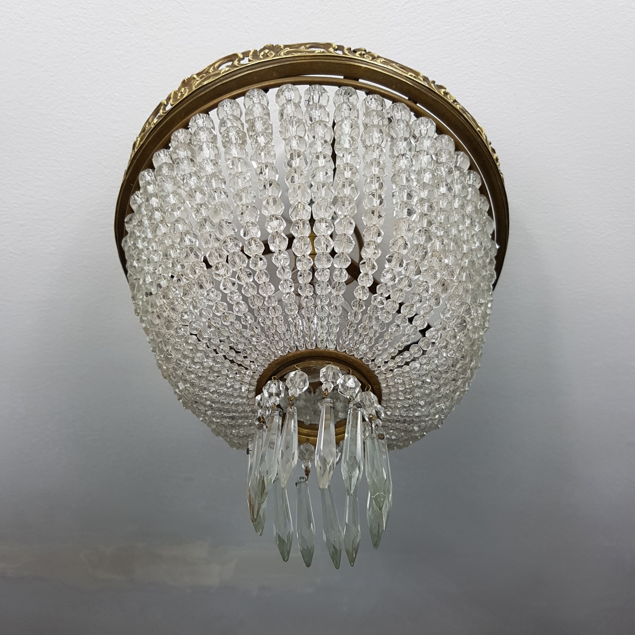 Ceiling light trash pearls and Crystal pendants