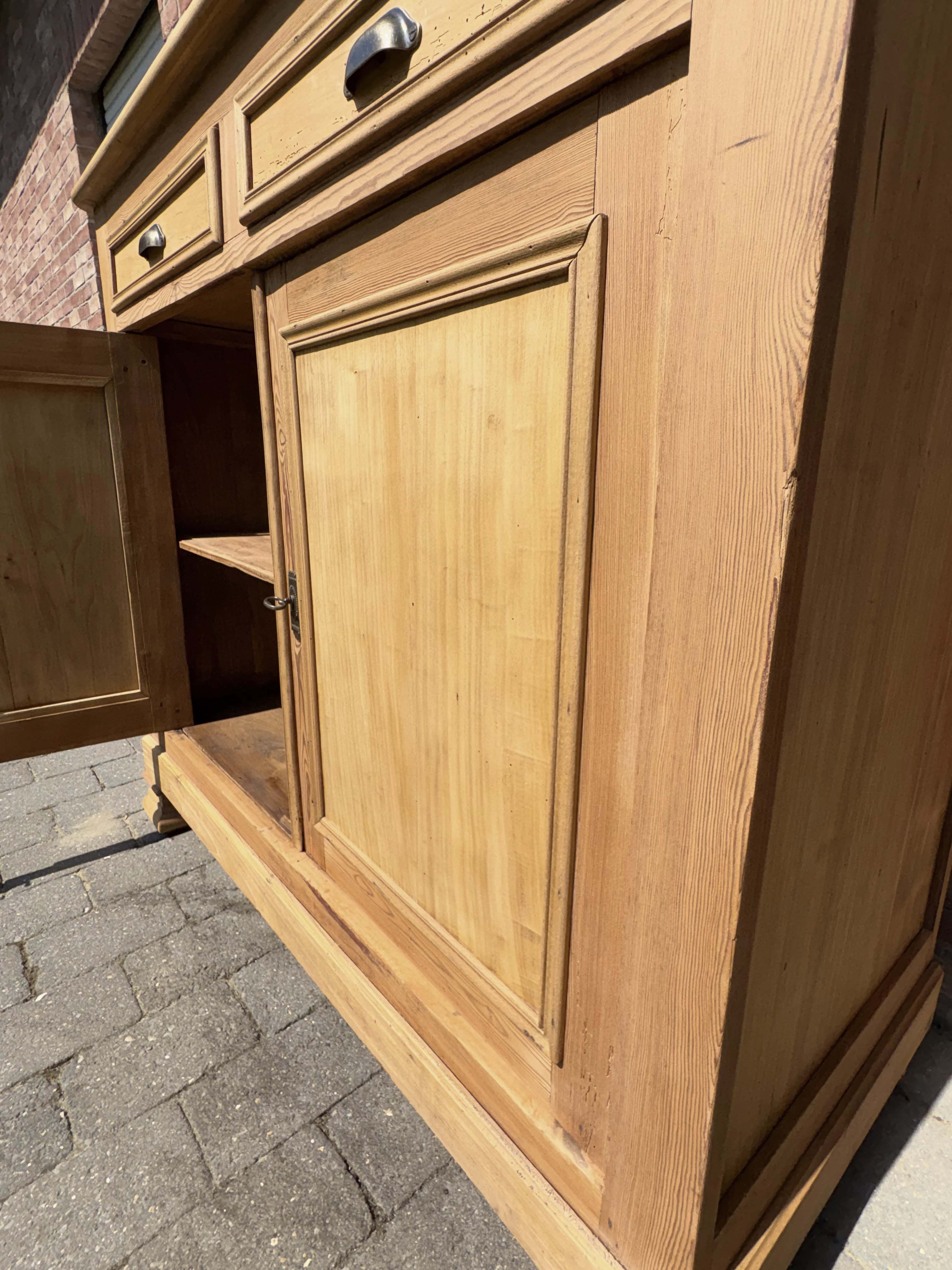 buffet parisien ancien en bois fruitier et pin