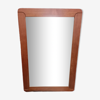 Rectangular mirror with rounded corners, wooden frame