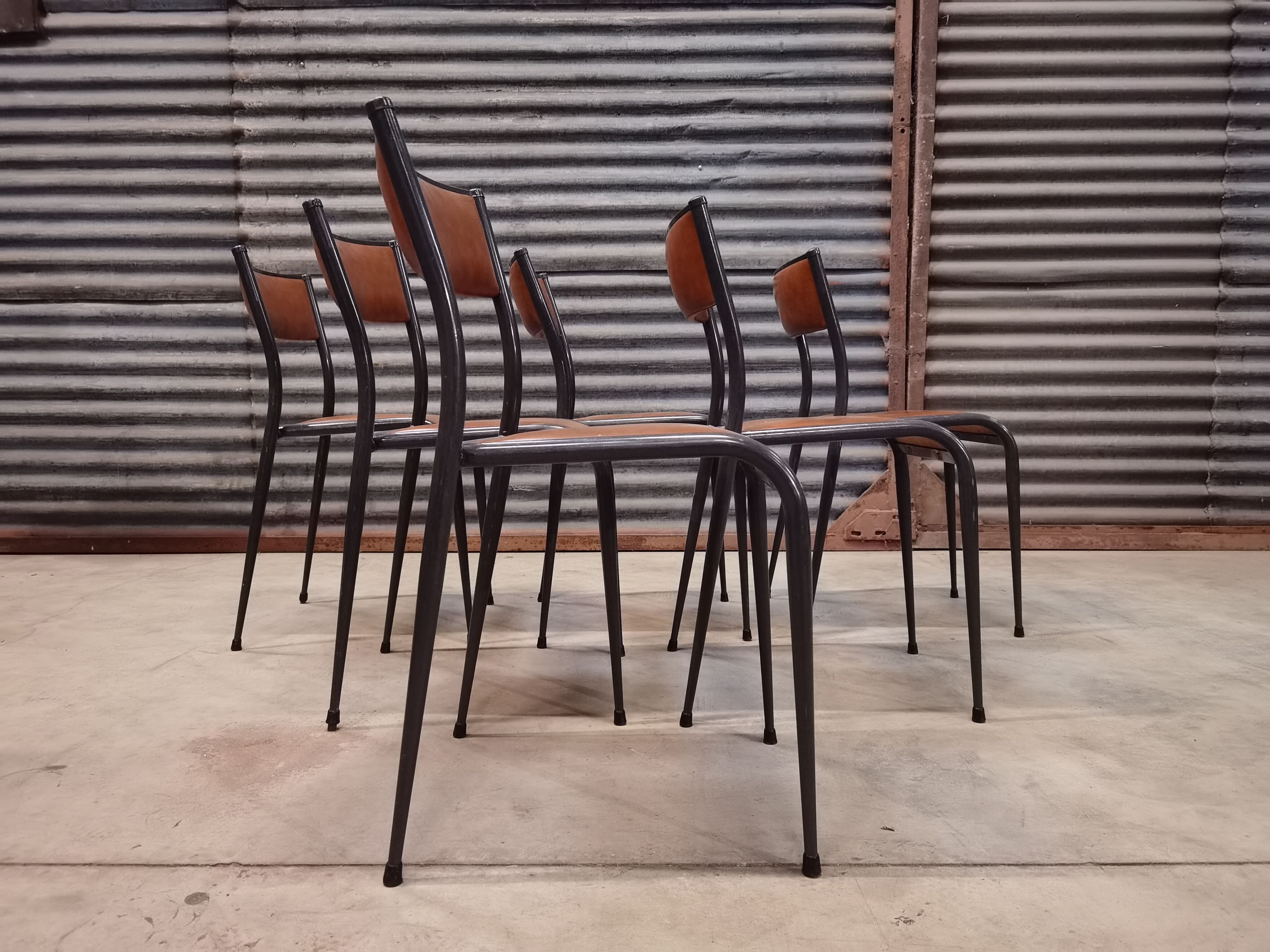 Set of 6 Mullca chairs 510 feet compass