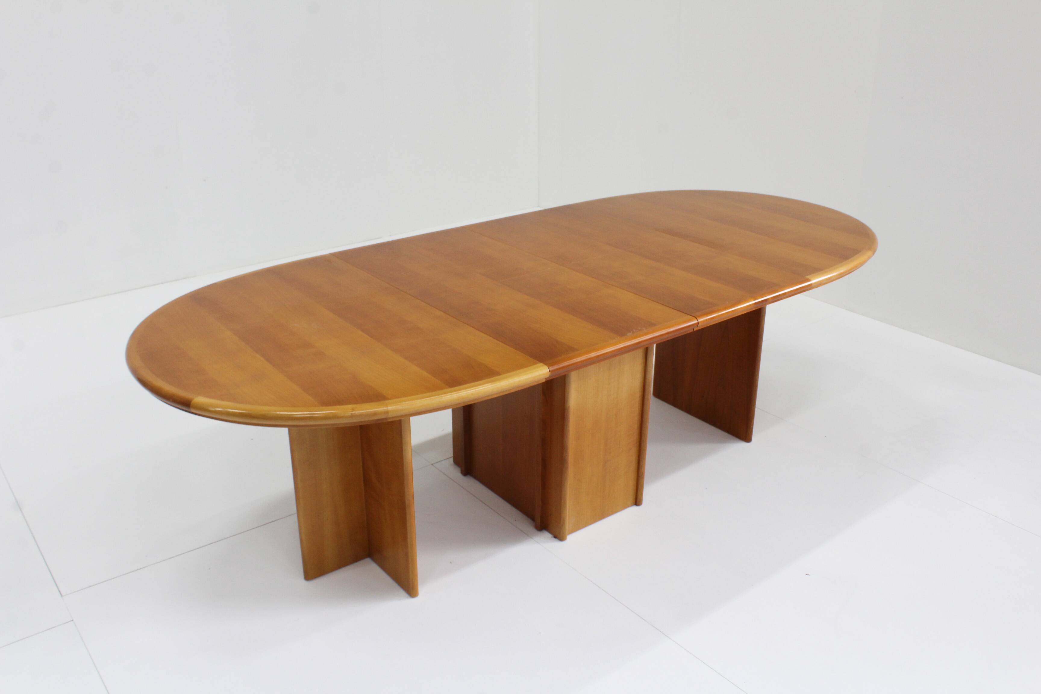 Table à manger ovale extensible vintage des années 1960