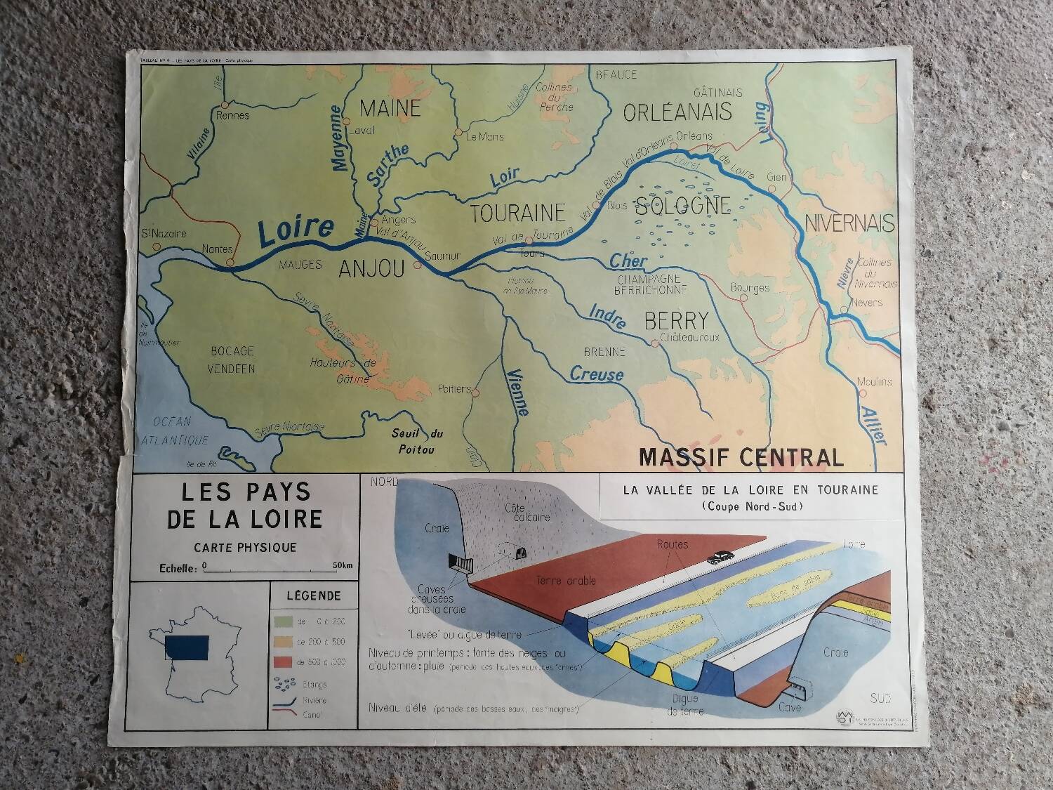 Vintage school map mdi france brittany, vendée, pays de la loire.