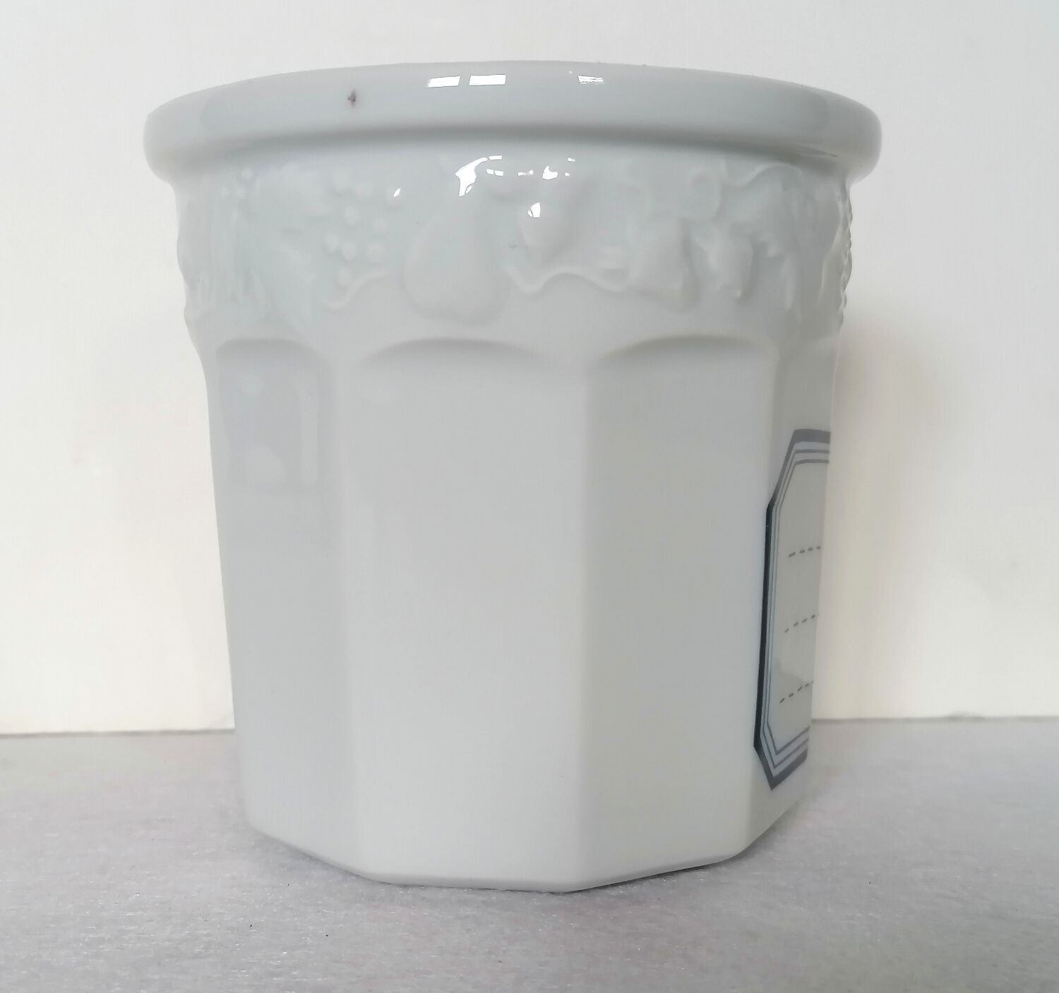 Lourioux porcelain jam jar signed Philippe Desportes