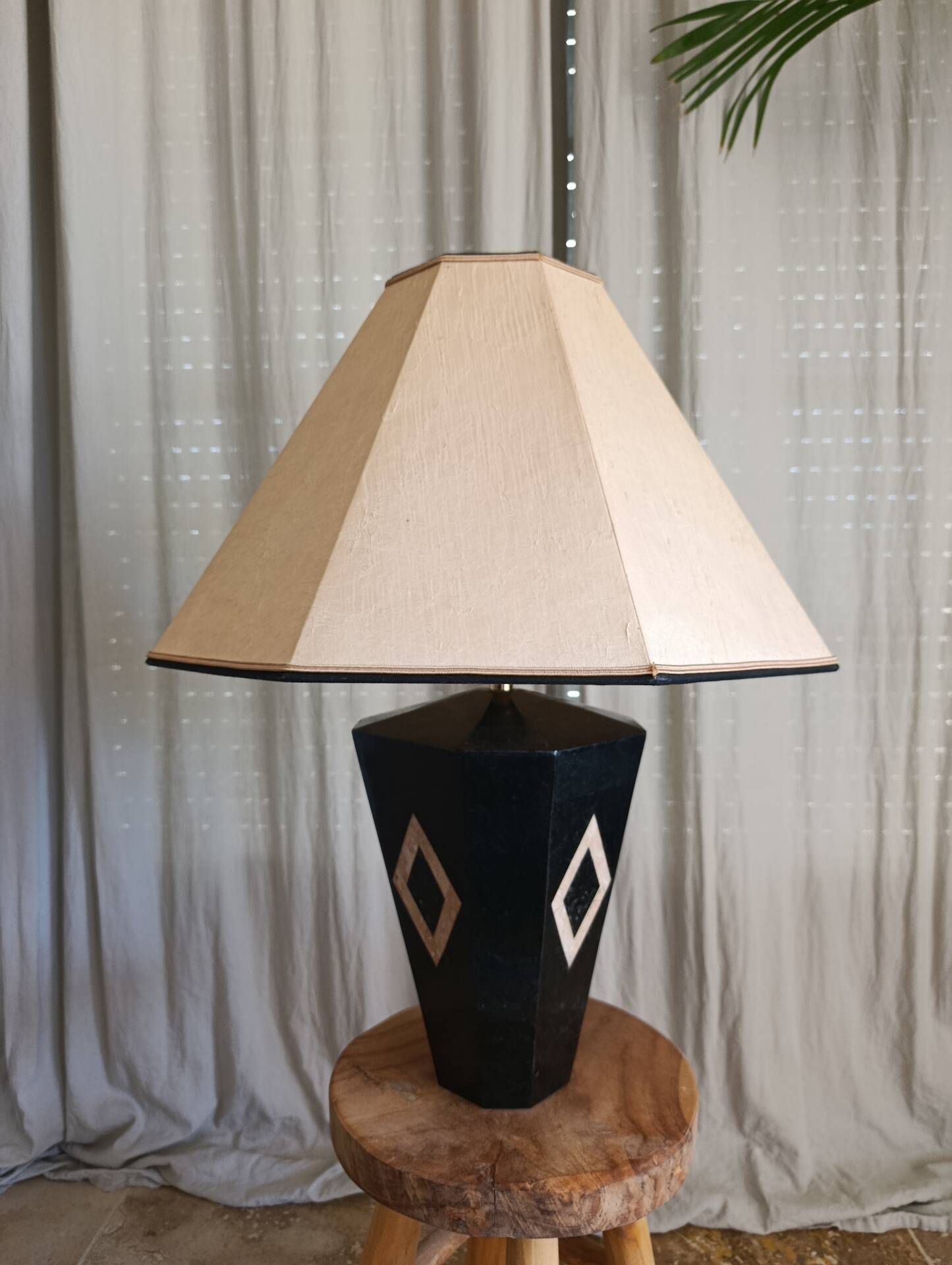 Vintage table lamp in black marble and mother-of-pearl - 70s/80s - Hollywood