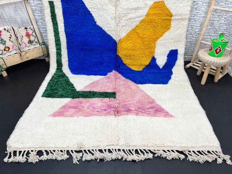 Traditional Berber rug, size 200 x 300 cm