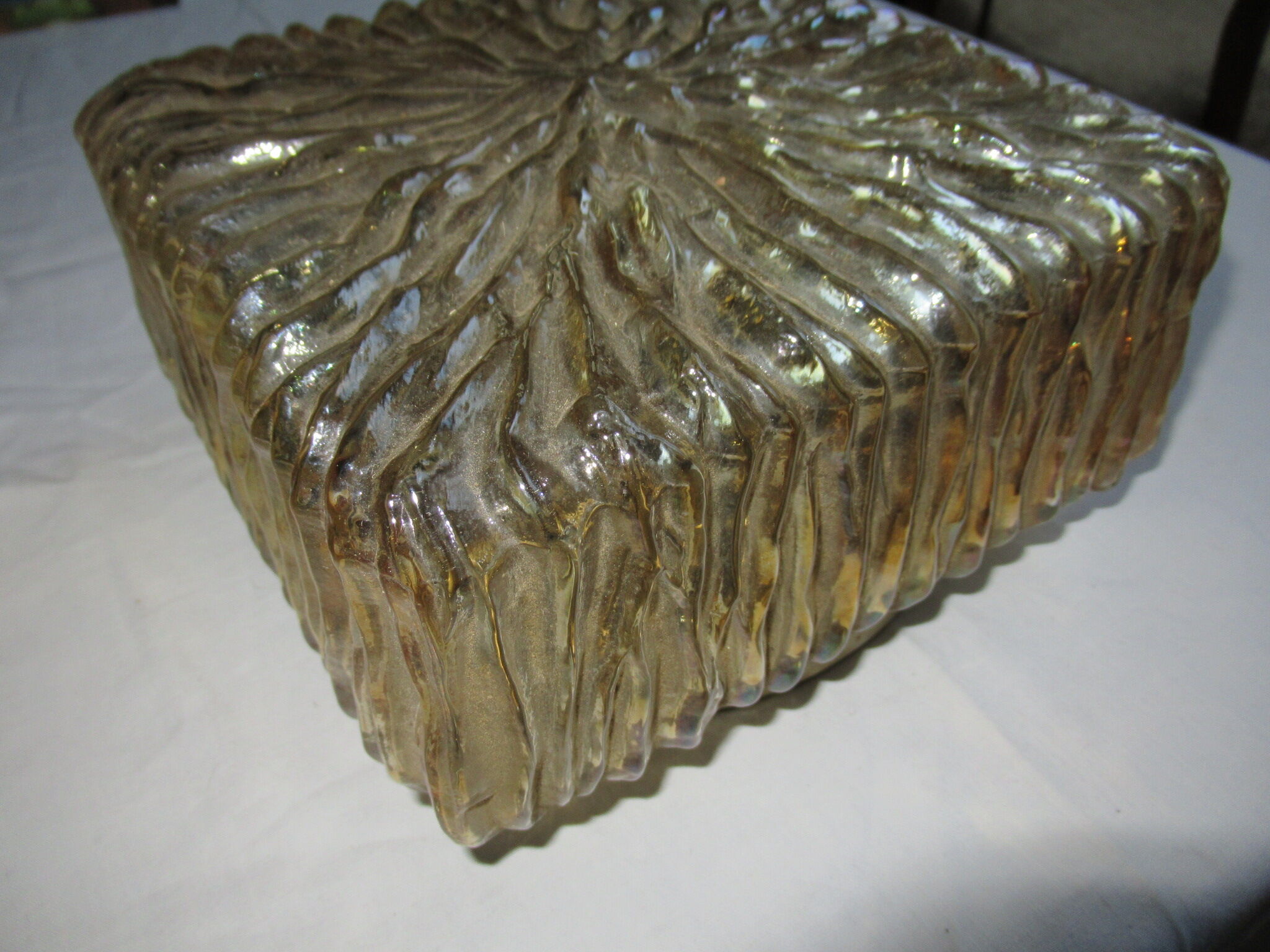 Plafonnier en verre moulé ambré années 60