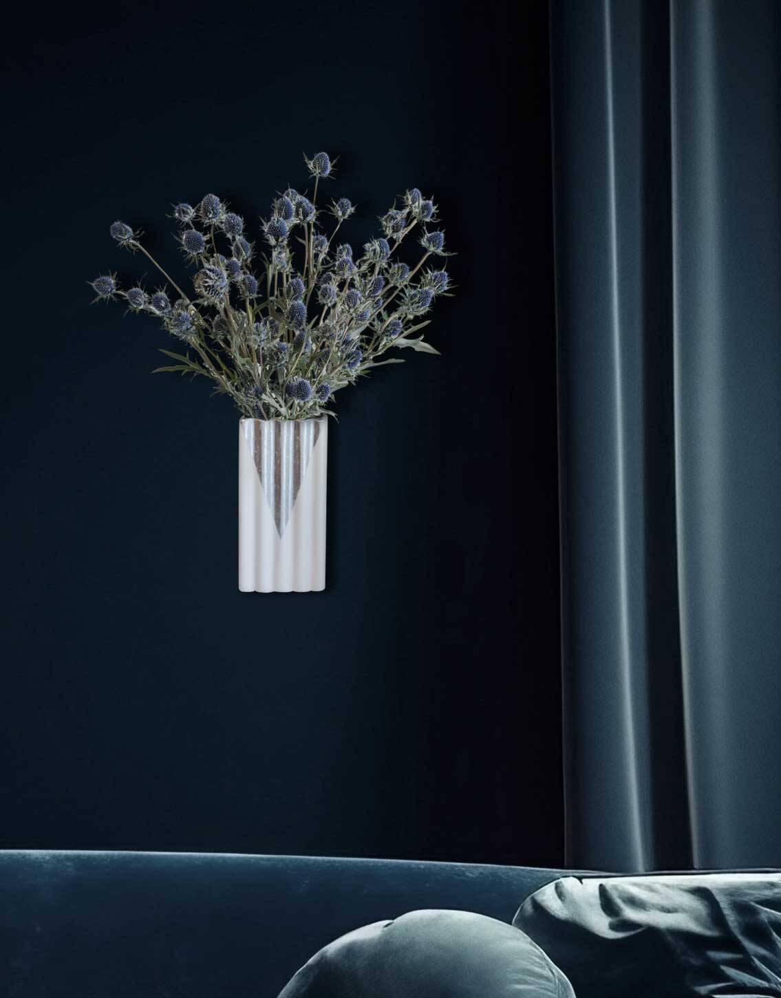 "V" - Wall-mounted vase - Signed piece