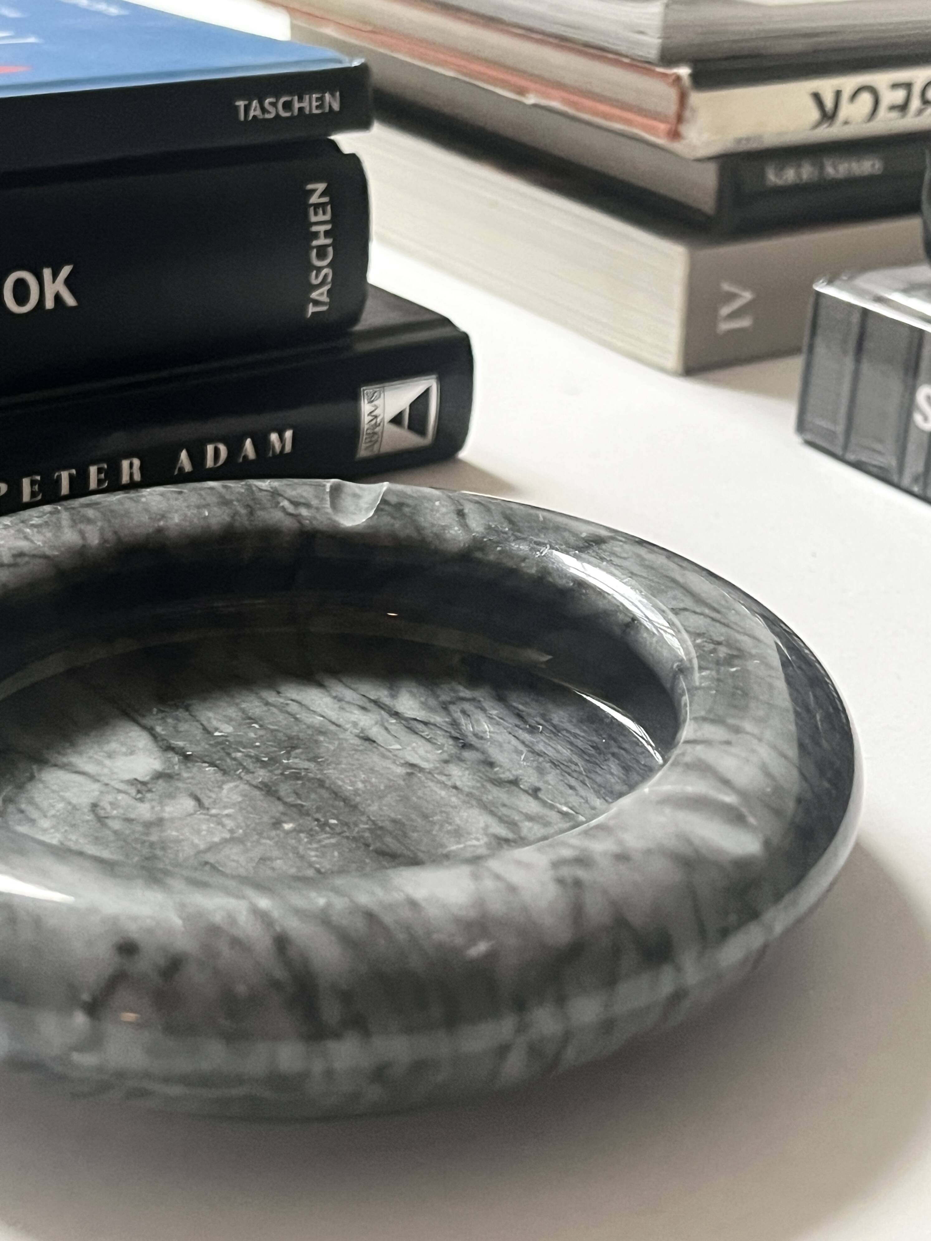 Cendrier marbre gris veiné, Italie 1970