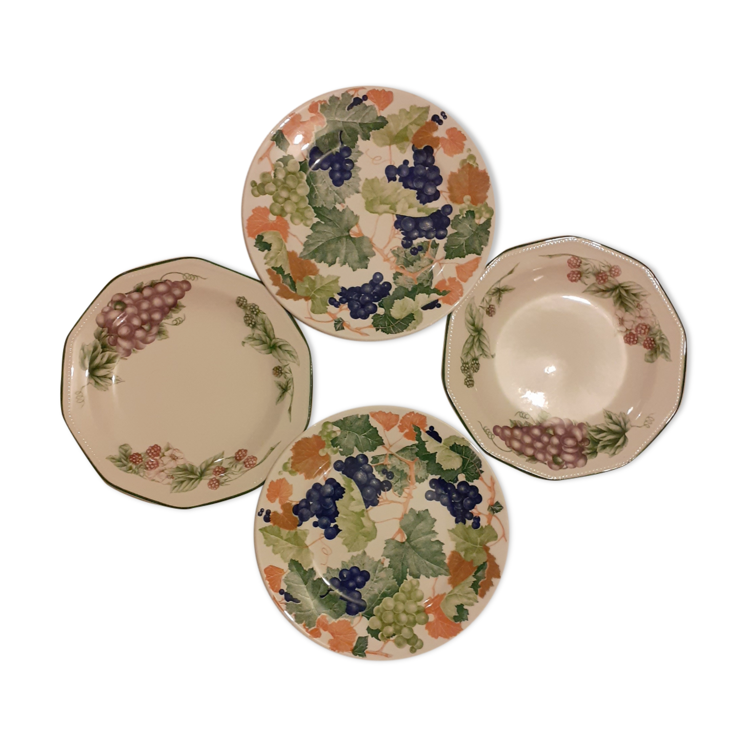 Set of four plates with retro dessert "raisin"