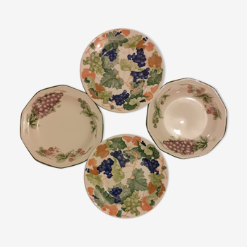 Set of four plates with retro dessert "raisin"