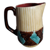 Vase vintage en barbotine en forme de pichet