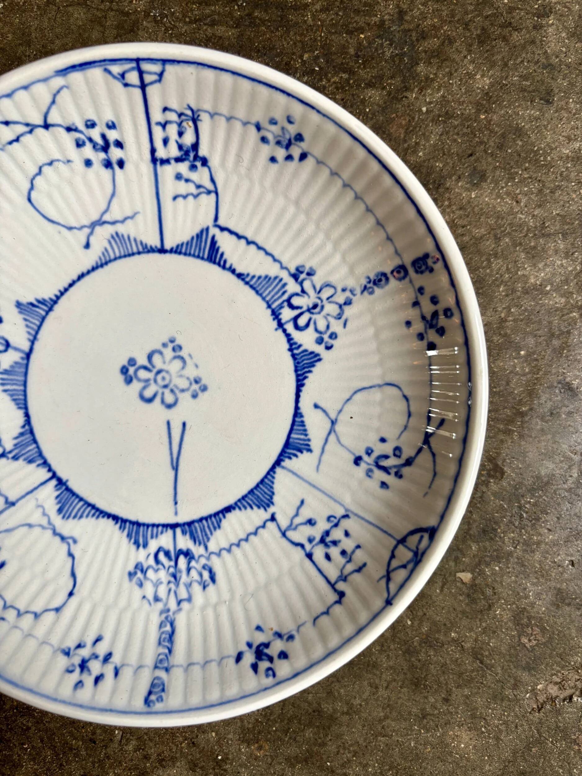 Bowl, bread plate Sarreguemines, "Copenhagen" service in blue earthenware.