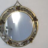 Round gilded metal mirror, crown of roses