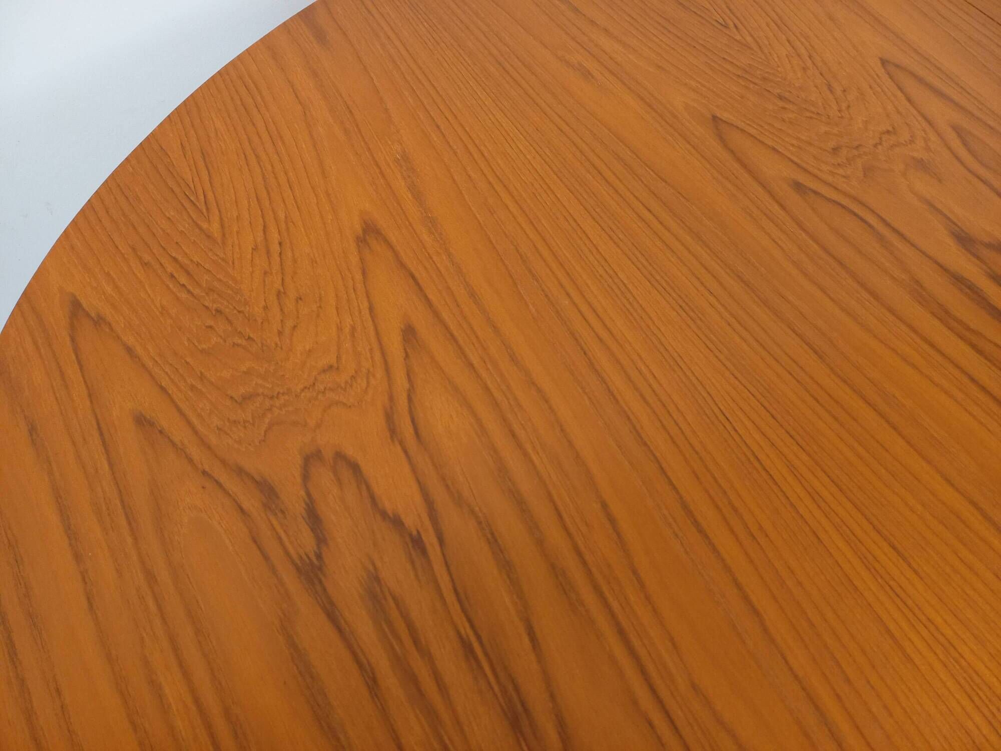 Vintage oval dining table Baumann from the 60s and 70s in teak with extension.