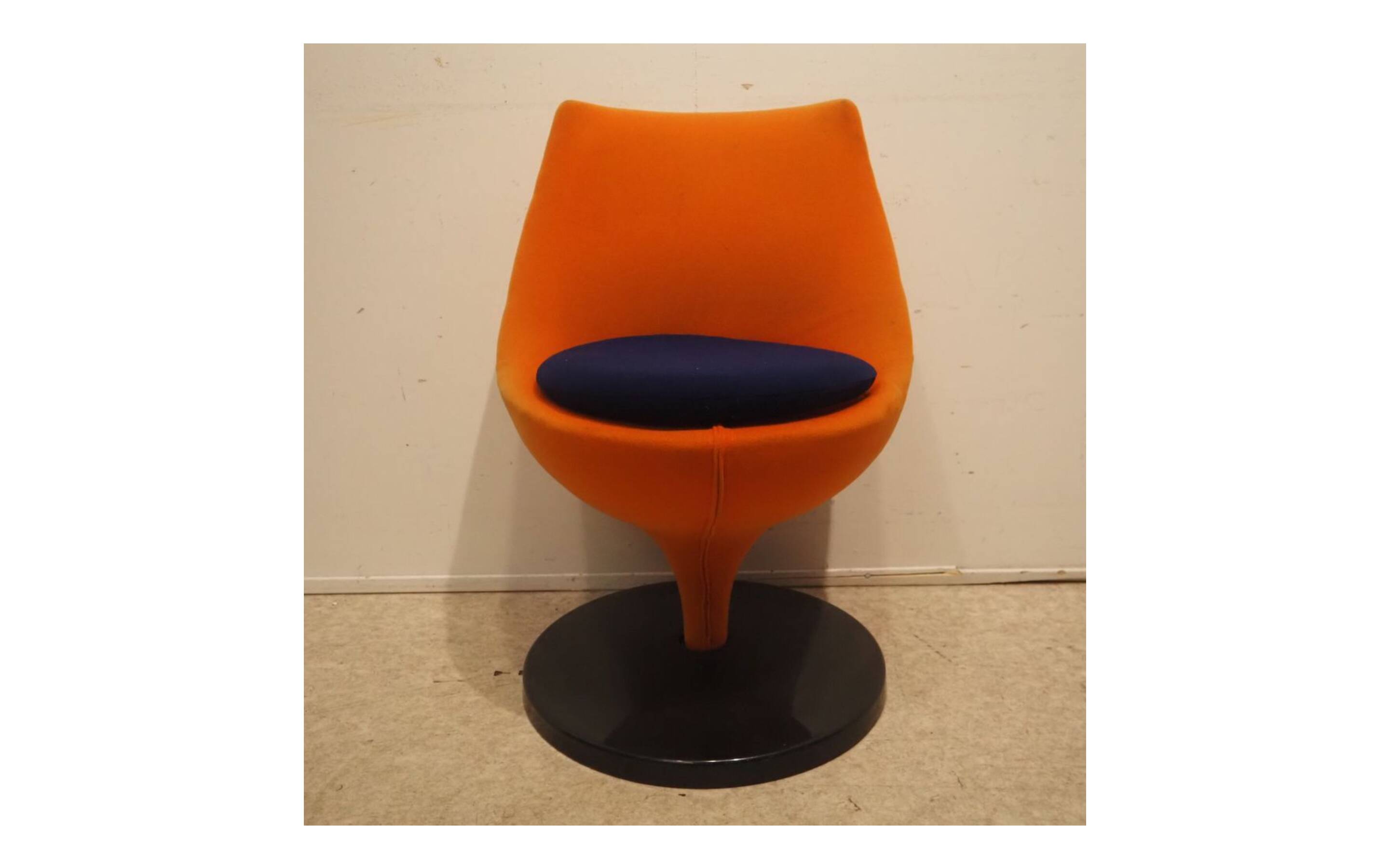 Pierre Guariche armchair "in orange fabric by Meurop Belgium 1960 Vintage