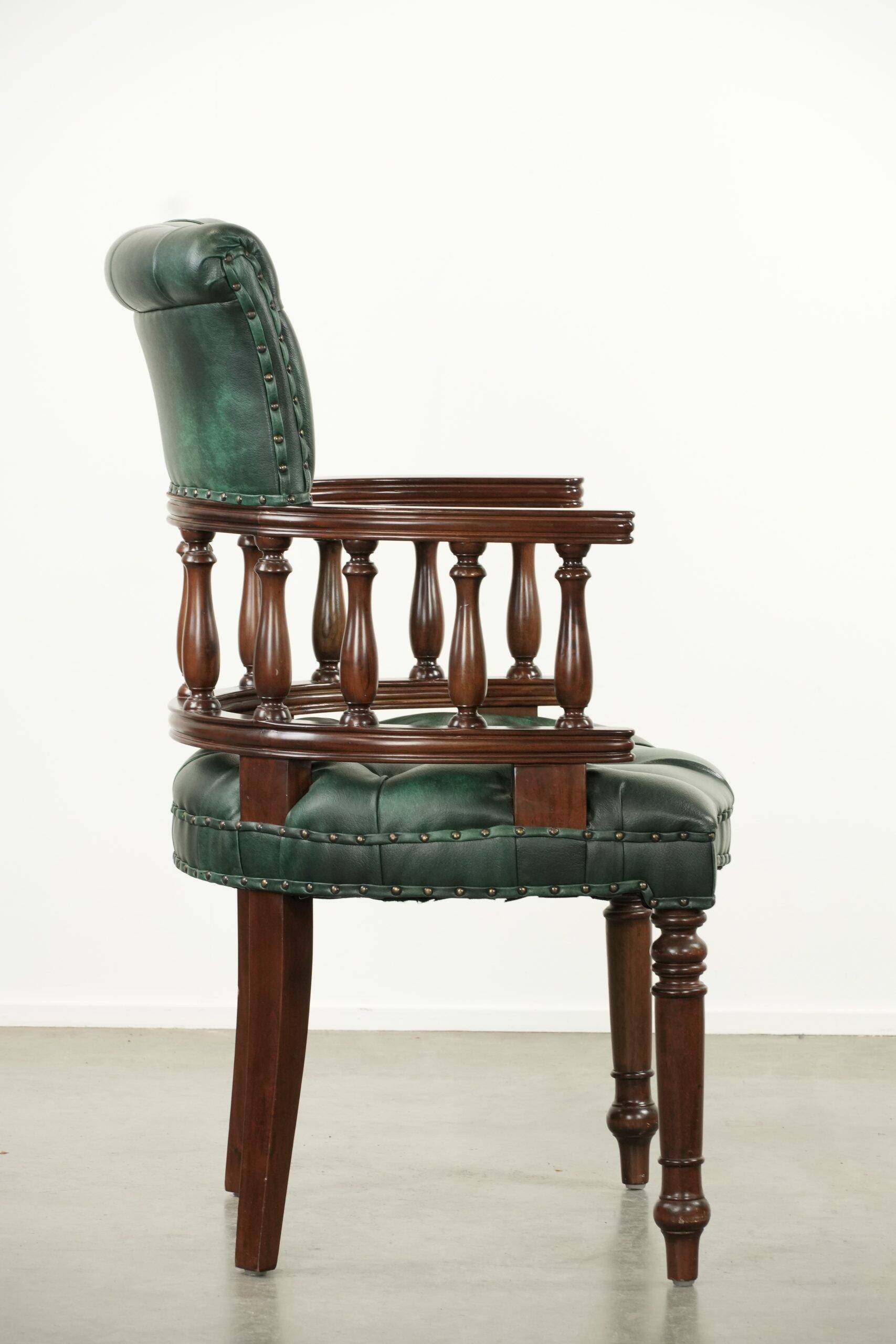 Chaise de bureau Chesterfield de style anglais en cuir vert