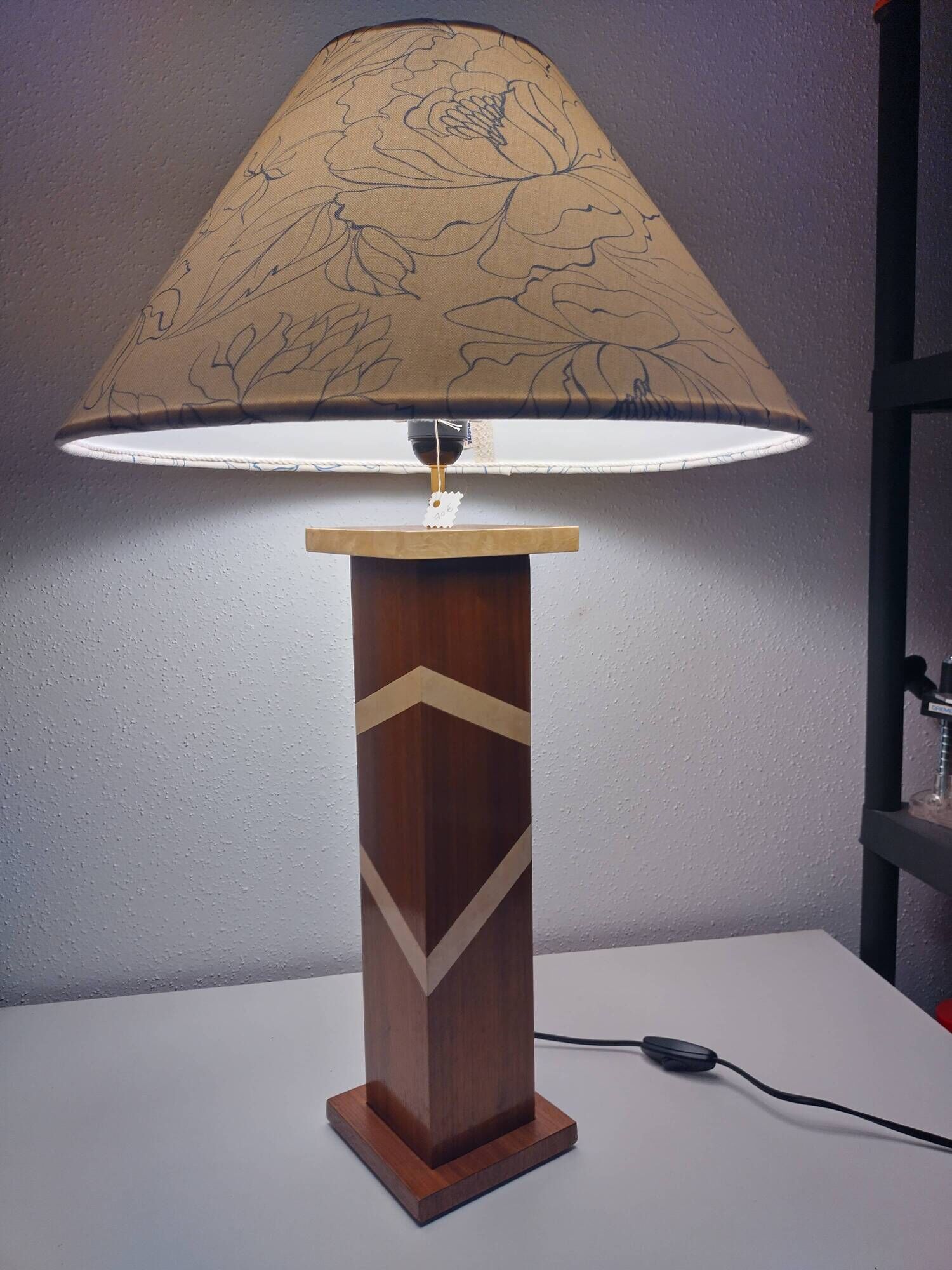 Accent lamp in American walnut veneer.
