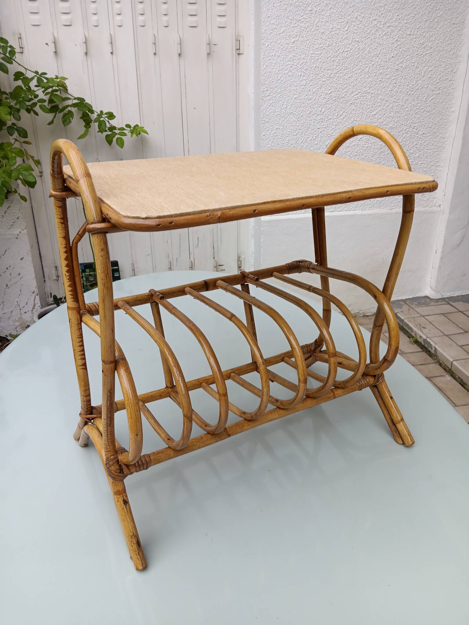Rattan side table, magazine rack or record rack. Vintage 60s.