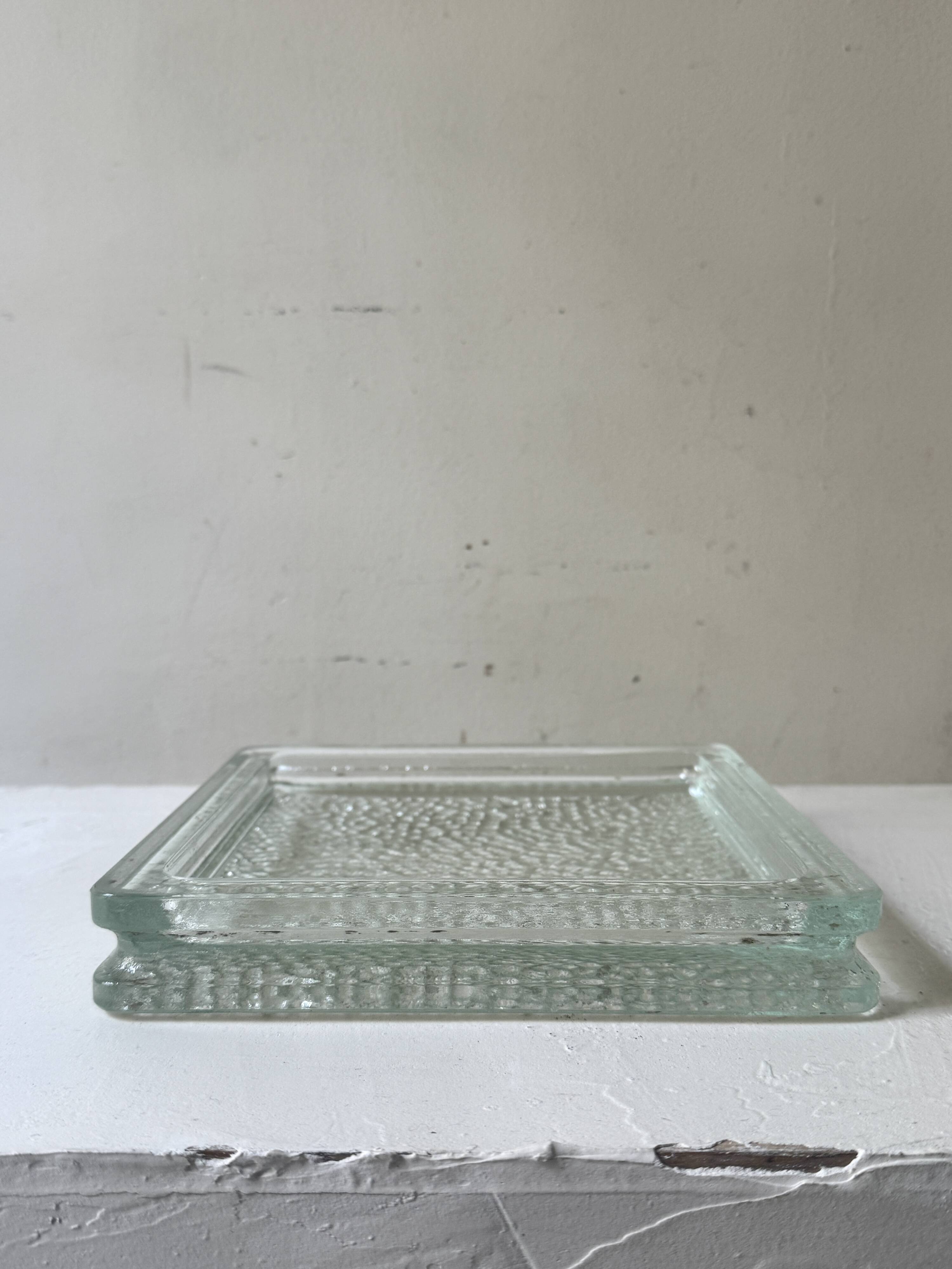 Nevada ashtray and pocket tray in tempered glass attributed to Perriand/Corbusier.