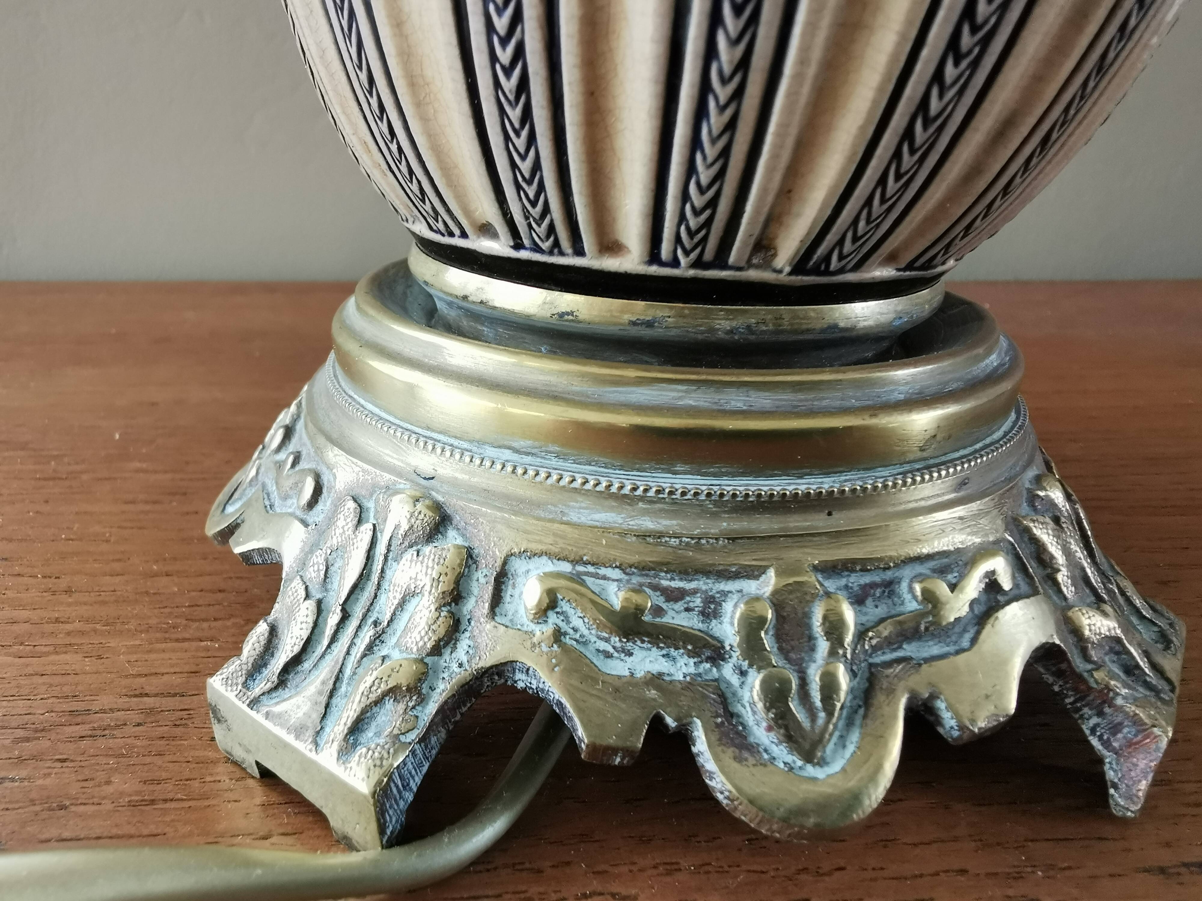 Old bedside lamp faience and brass