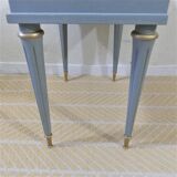 Bedside table with fluted spindle legs