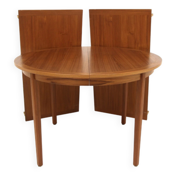 Scandinavian extendable dining table in walnut, Sweden, 1960