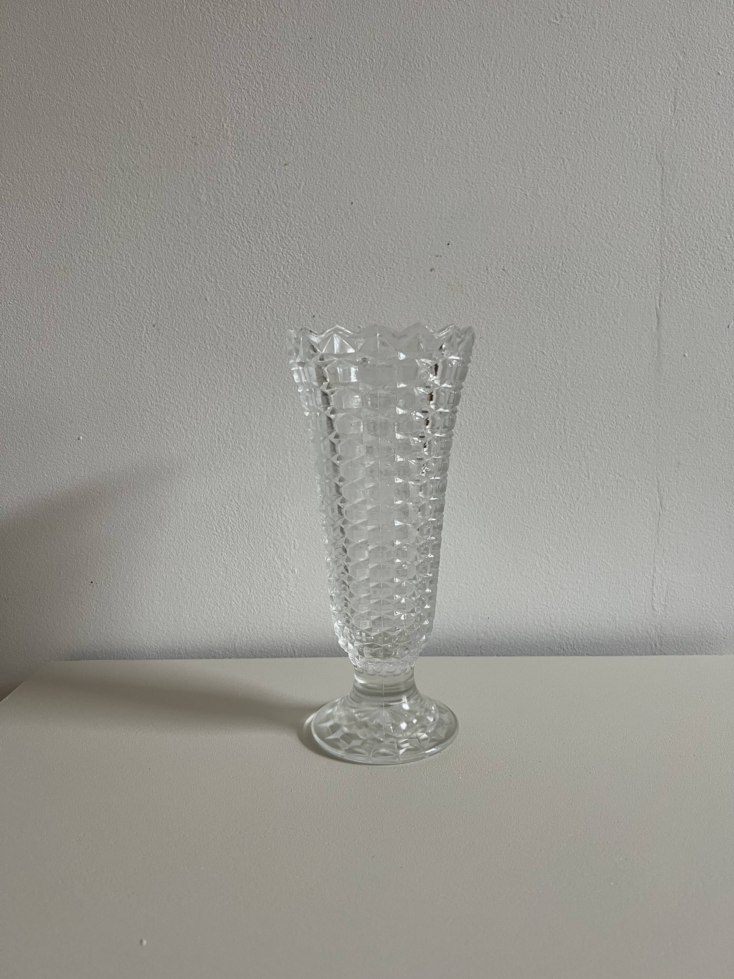 Vase en verre ciselé