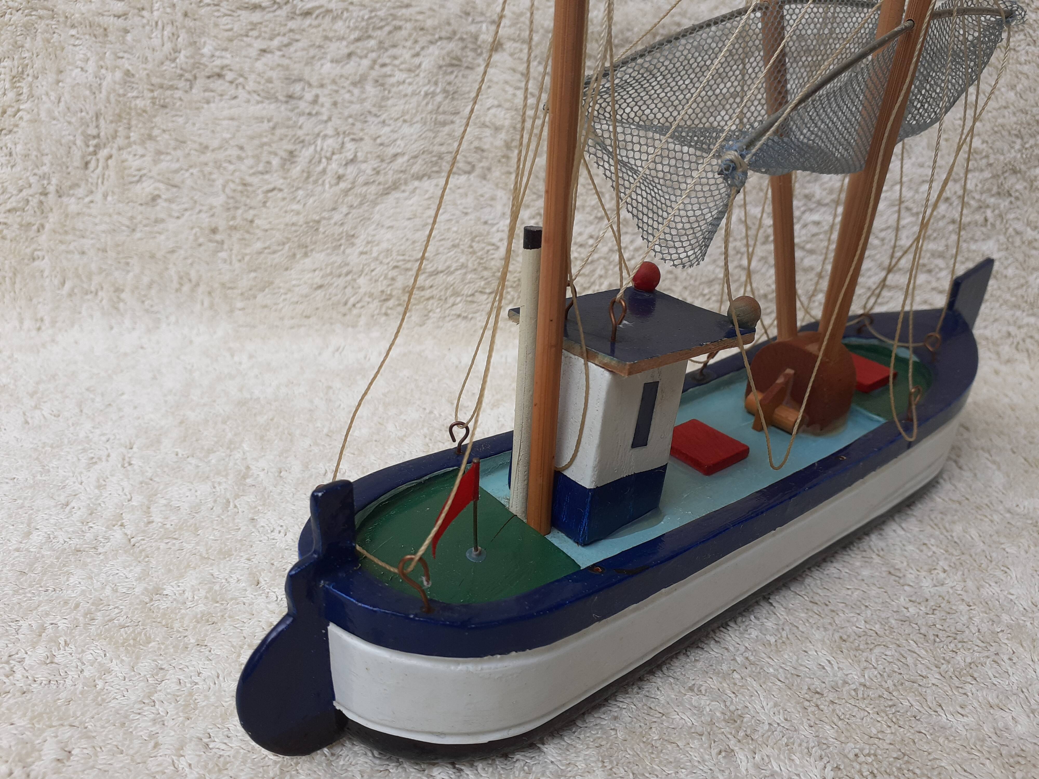 Vintage trawler model