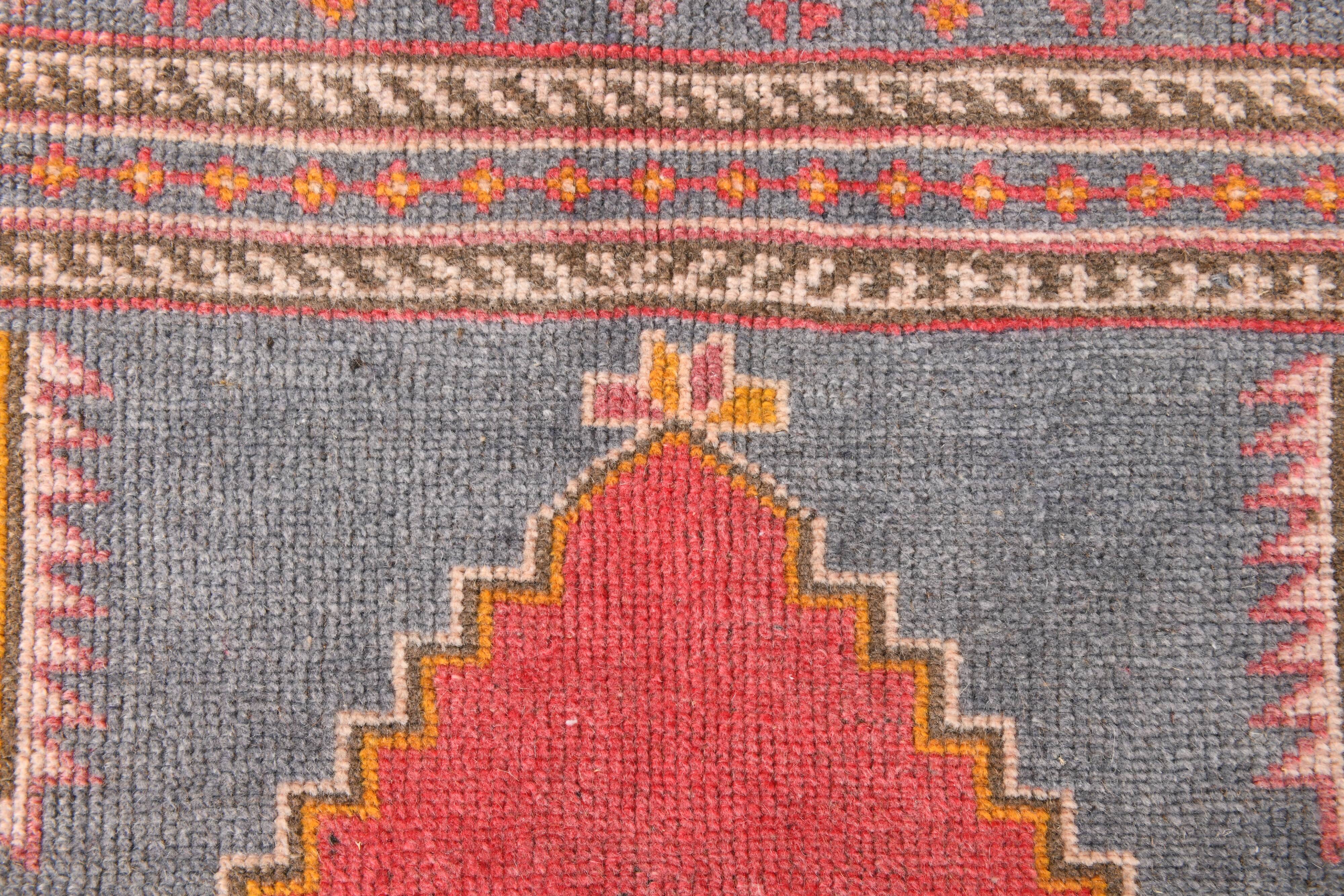 Tapis oriental turc rouge et bleu, 144 x 245 cm