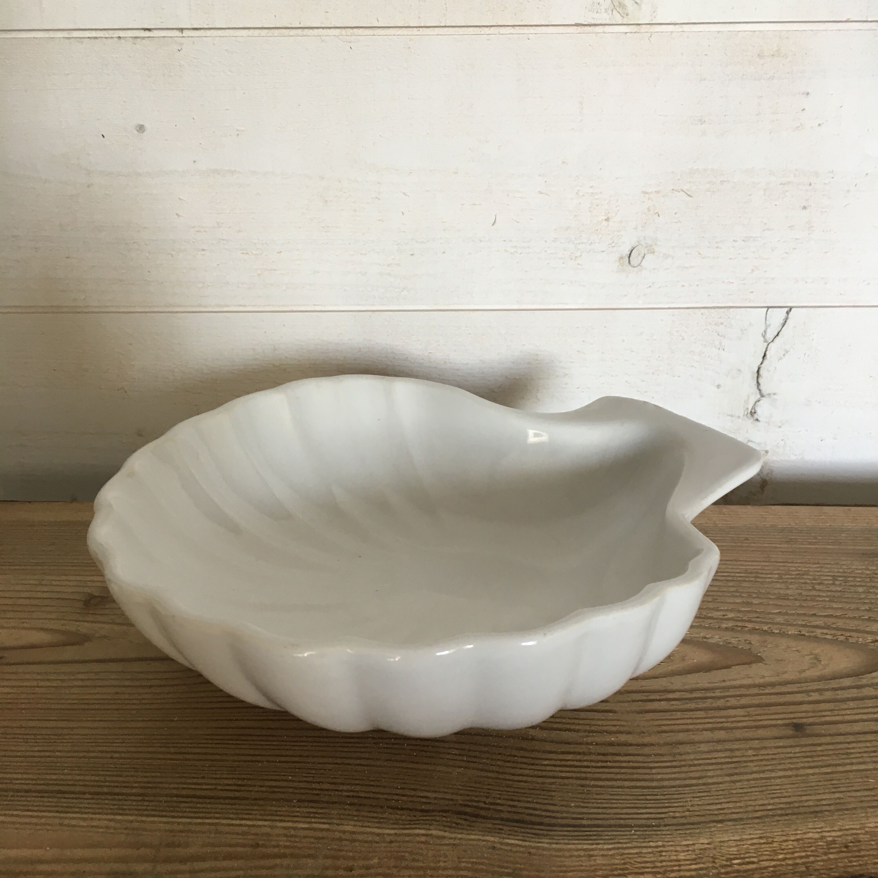 Empty pocket white shell