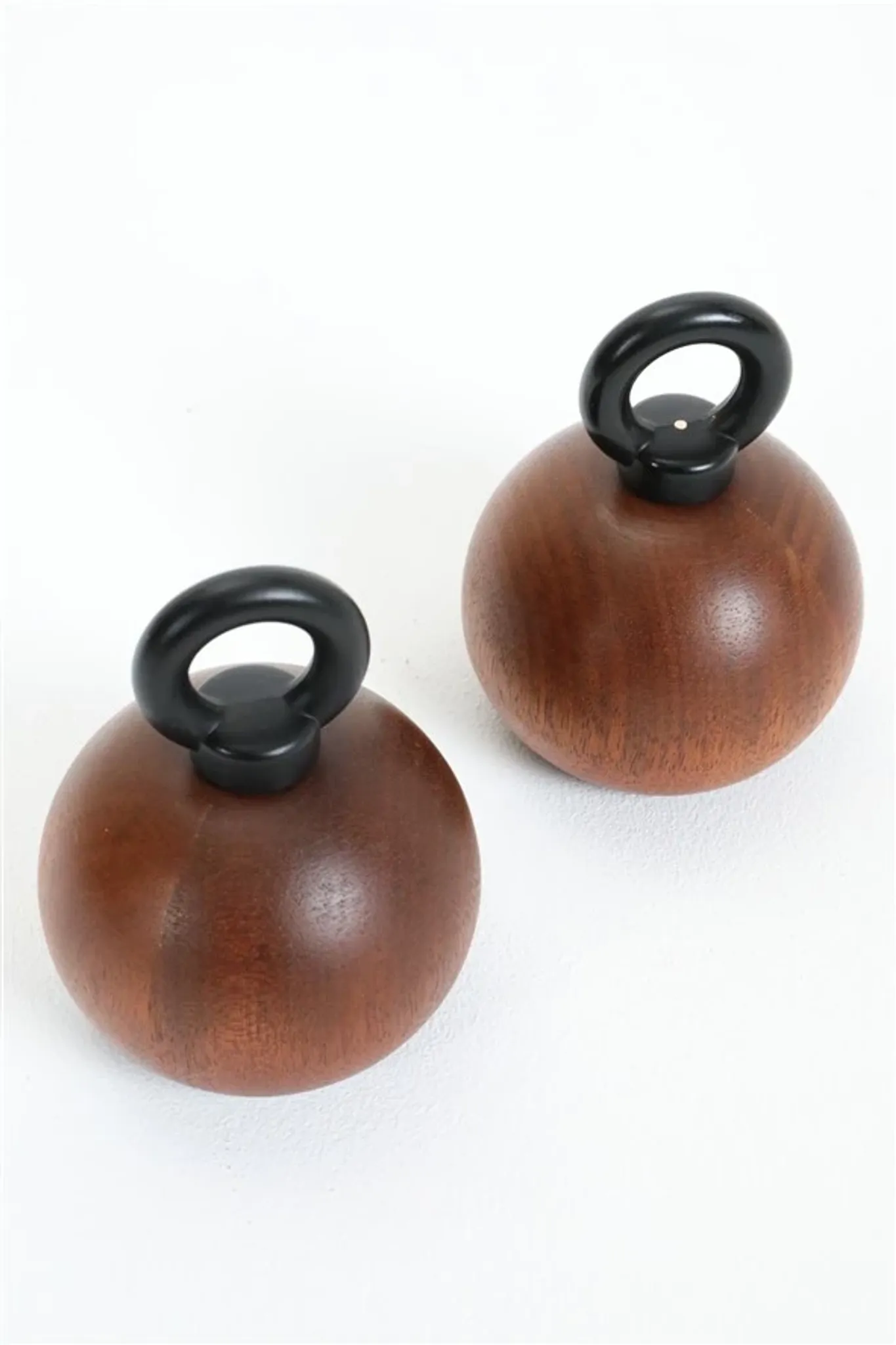 "Ball Boy" teak pepper mill & salt mill set by Richard Nissen / Carsten Jørgensen for Bodum / Danish modern design / postmodernism / 1980s